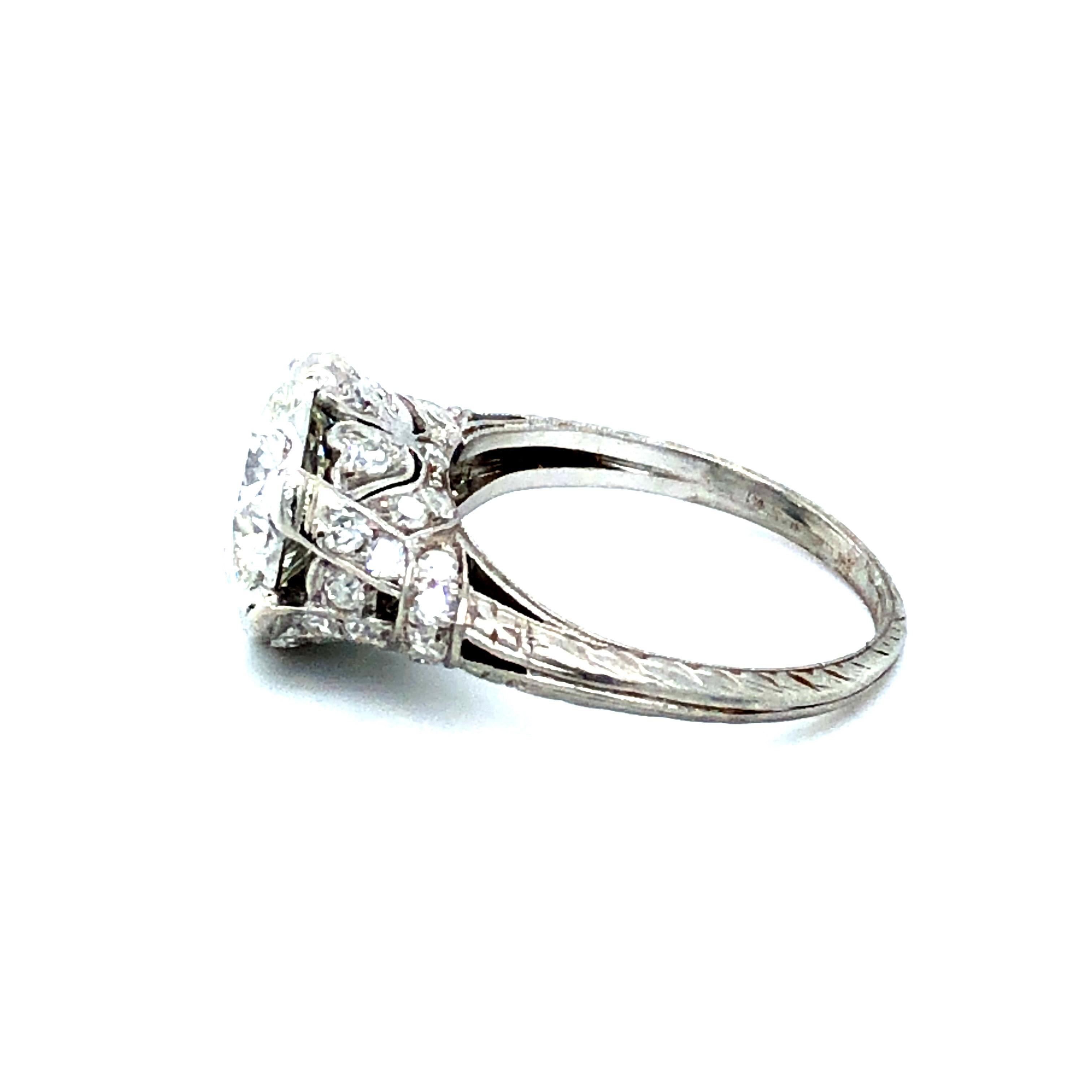 Vintage 2.65 Carat Diamond Platinum Engagement Ring In Good Condition In Miami, FL