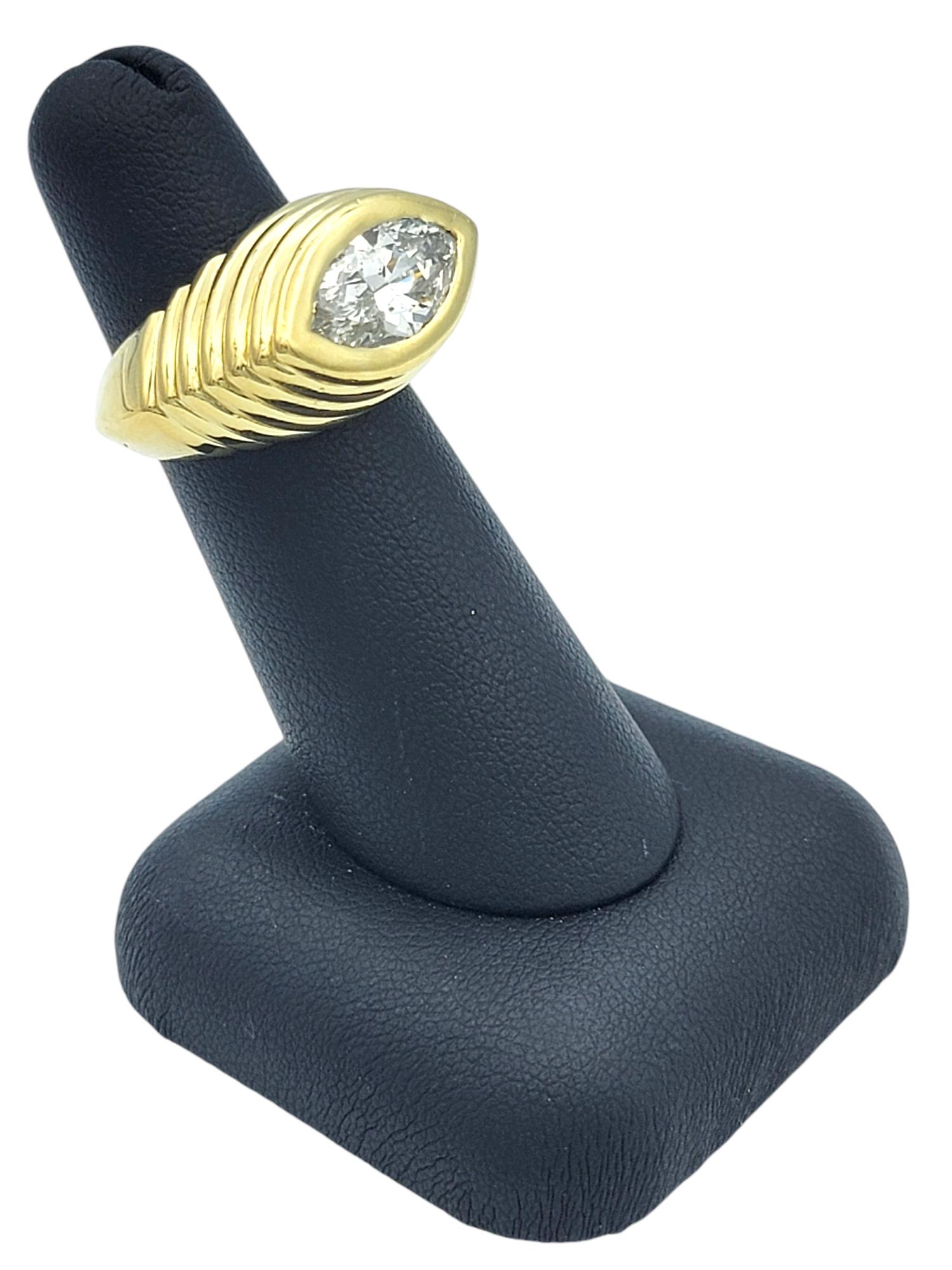 Anello da cocktail impilato con diamanti taglio marquise da 2,66 carati vintage in oro 18 carati in vendita 6