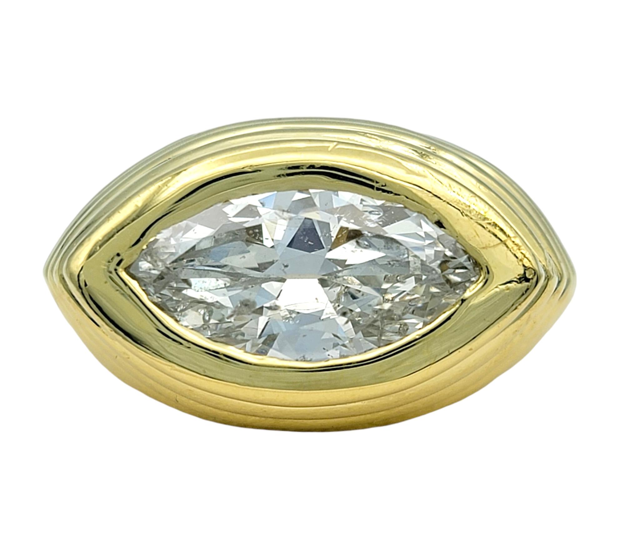 Contemporaneo Anello da cocktail impilato con diamanti taglio marquise da 2,66 carati vintage in oro 18 carati in vendita