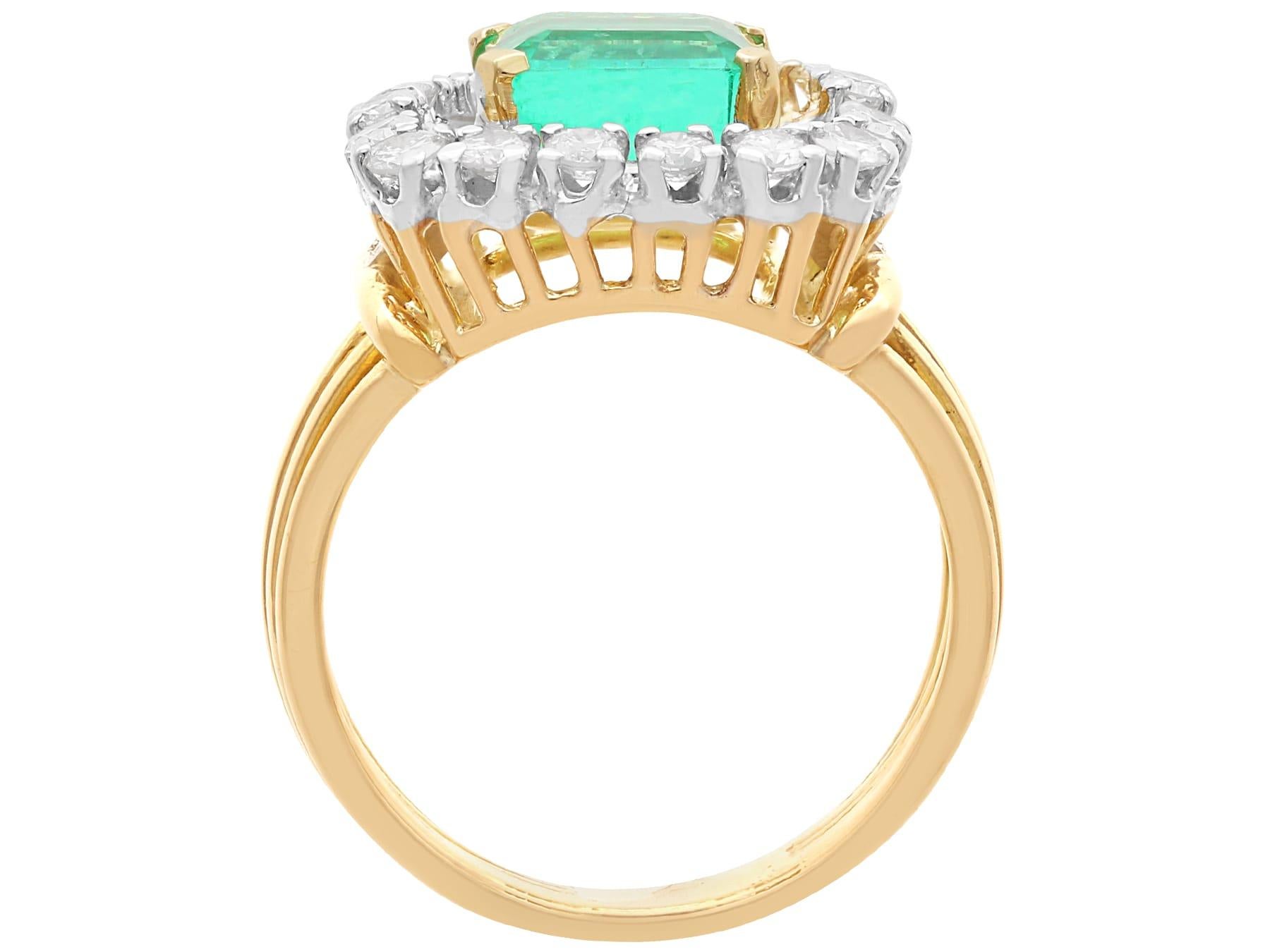 Bague vintage en or jaune 18 carats avec émeraude de Colombie de 2,68 carats et diamant de 0,80 carat Unisexe en vente