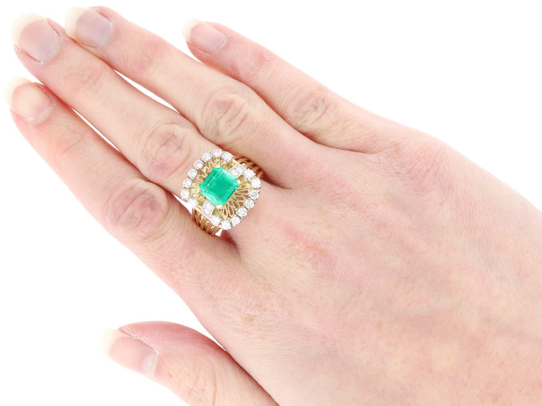 Bague vintage en or jaune 18 carats avec émeraude de Colombie de 2,68 carats et diamant de 0,80 carat en vente 1