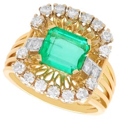 Vintage 2.68 Carat Colombian Emerald 0.80 Carat Diamond, 18k Yellow Gold Ring