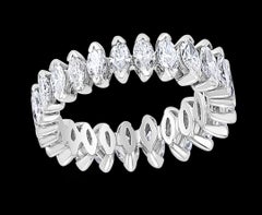 Vintage 2.7 Carat Diamond Eternity Band 18 Karat Gold 24 Pieces Marquise