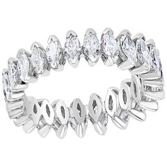 Vintage 2.7 Carat Diamond Eternity Band 18 Karat Gold 24 Pieces Marquise