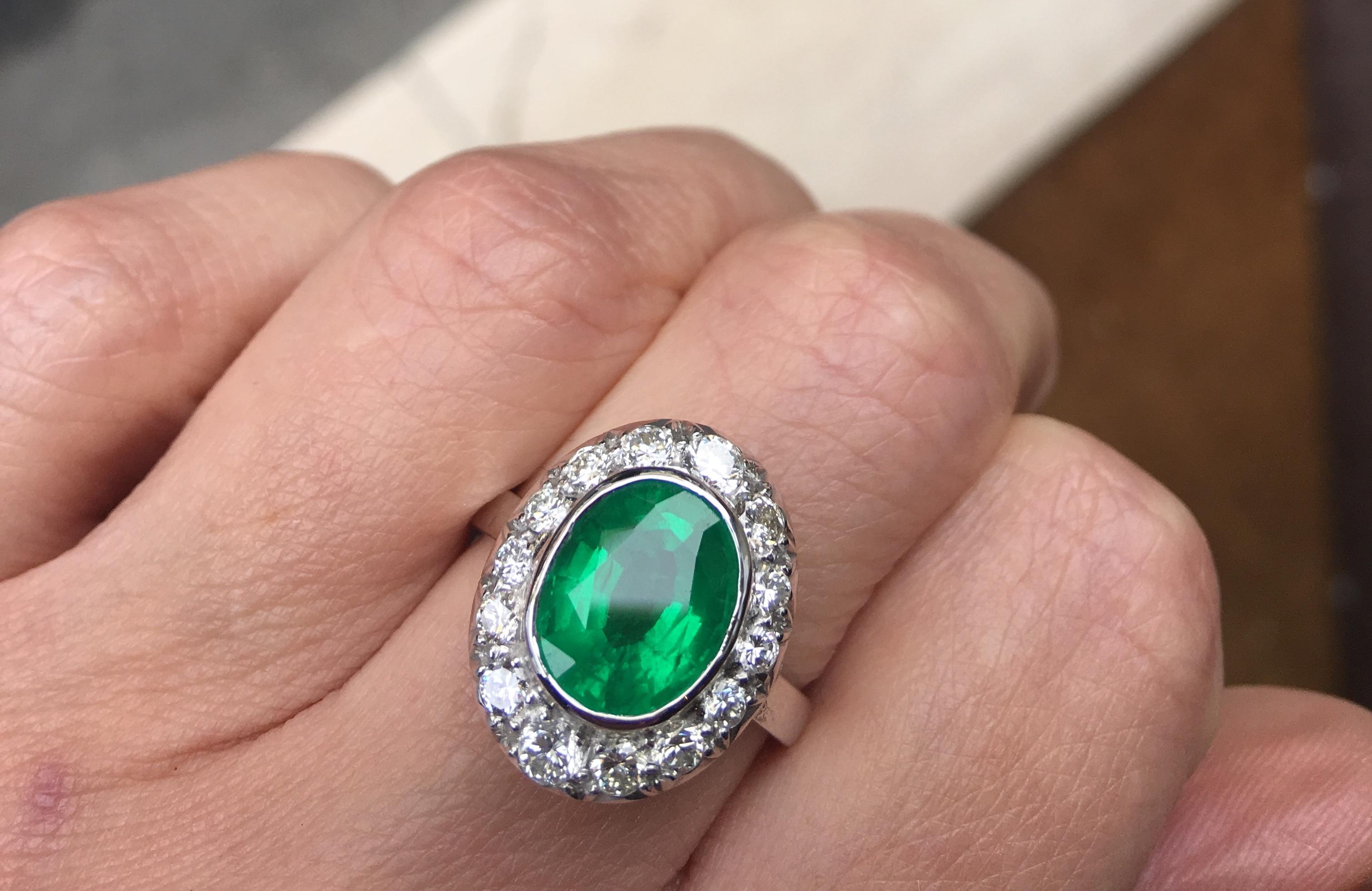 Round Cut Vintage 2.70 Carat Brazilian Emerald and Diamond 18 Karat Gold Cluster Ring