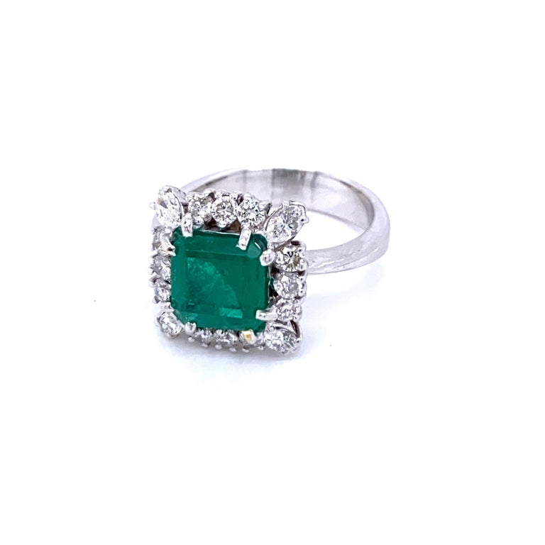 Vintage 2.70 Carat Colombian Emerald Diamond Gold Ring at 1stDibs