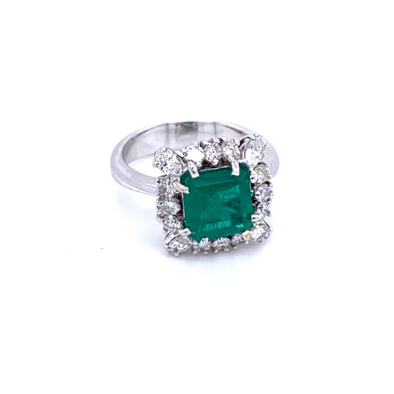 Vintage 2.70 Carat Colombian Emerald Diamond Gold Ring at 1stDibs