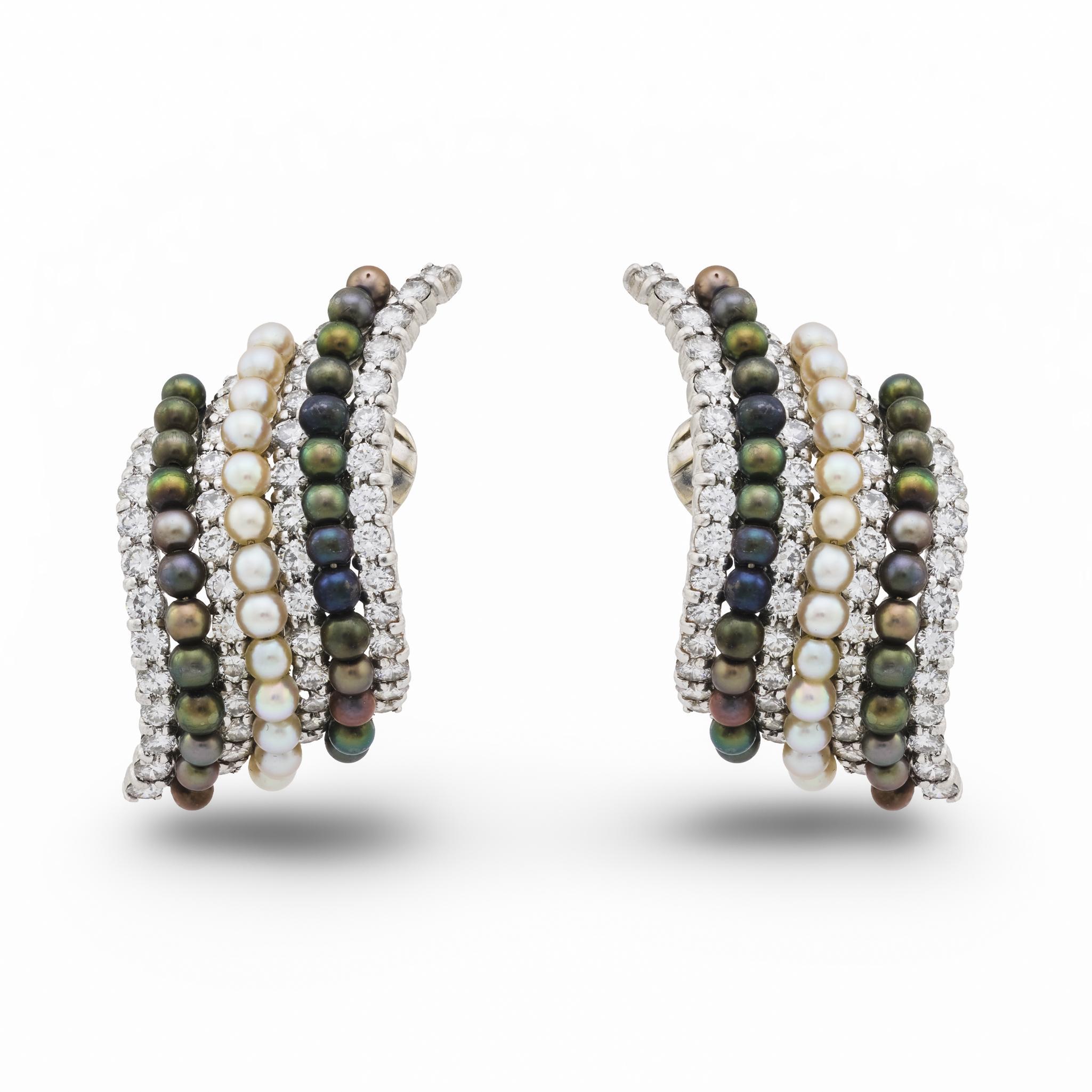 Pendientes vintage de oro blanco de 18 quilates con perlas de dos tonos y diamantes de 2,70 quilates en venta