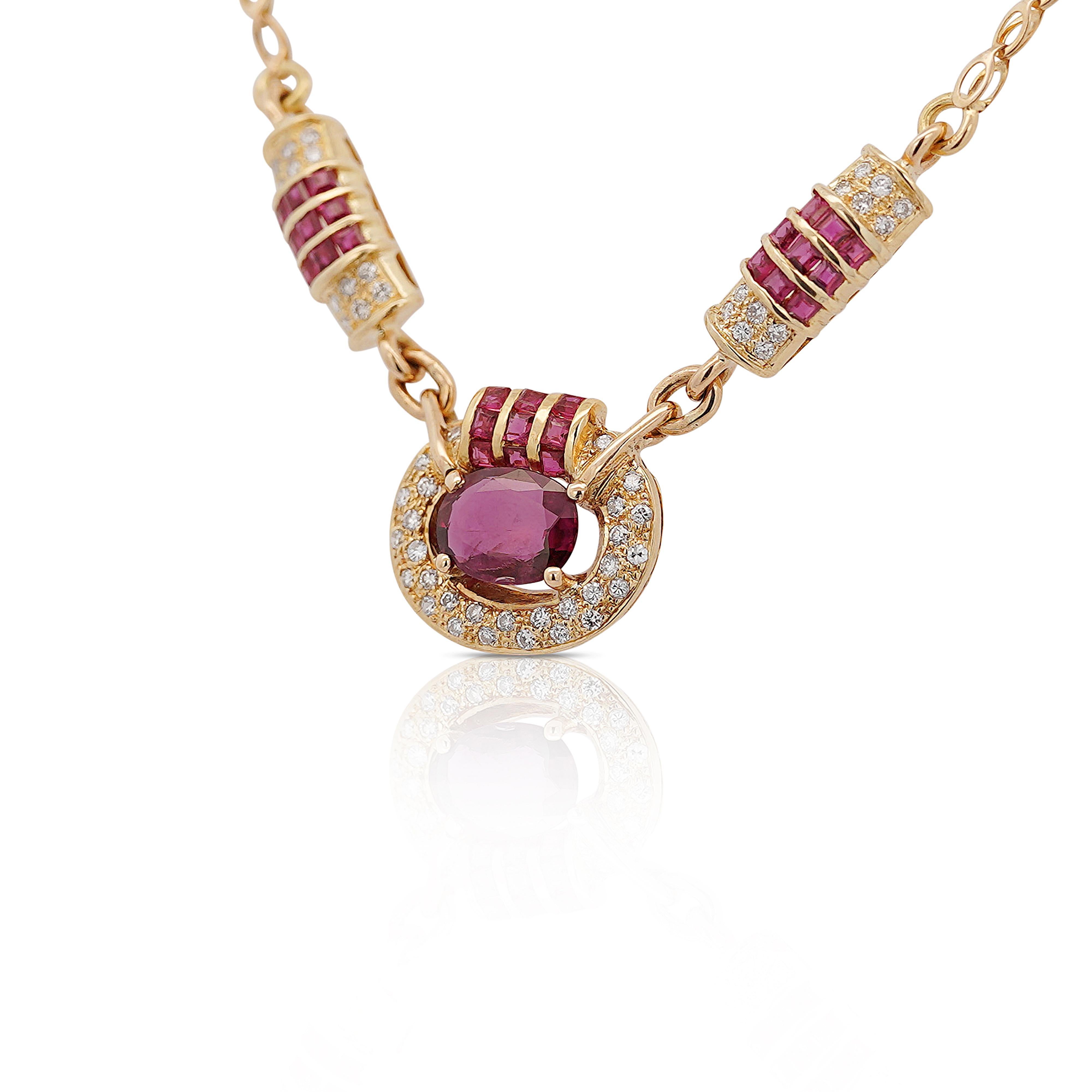 Retro-Halskette aus 14K Gelbgold mit 2,70 Karat Rubin im Ovalschliff und Diamanten im Vintage-Stil im Zustand „Hervorragend“ im Angebot in Miami, FL
