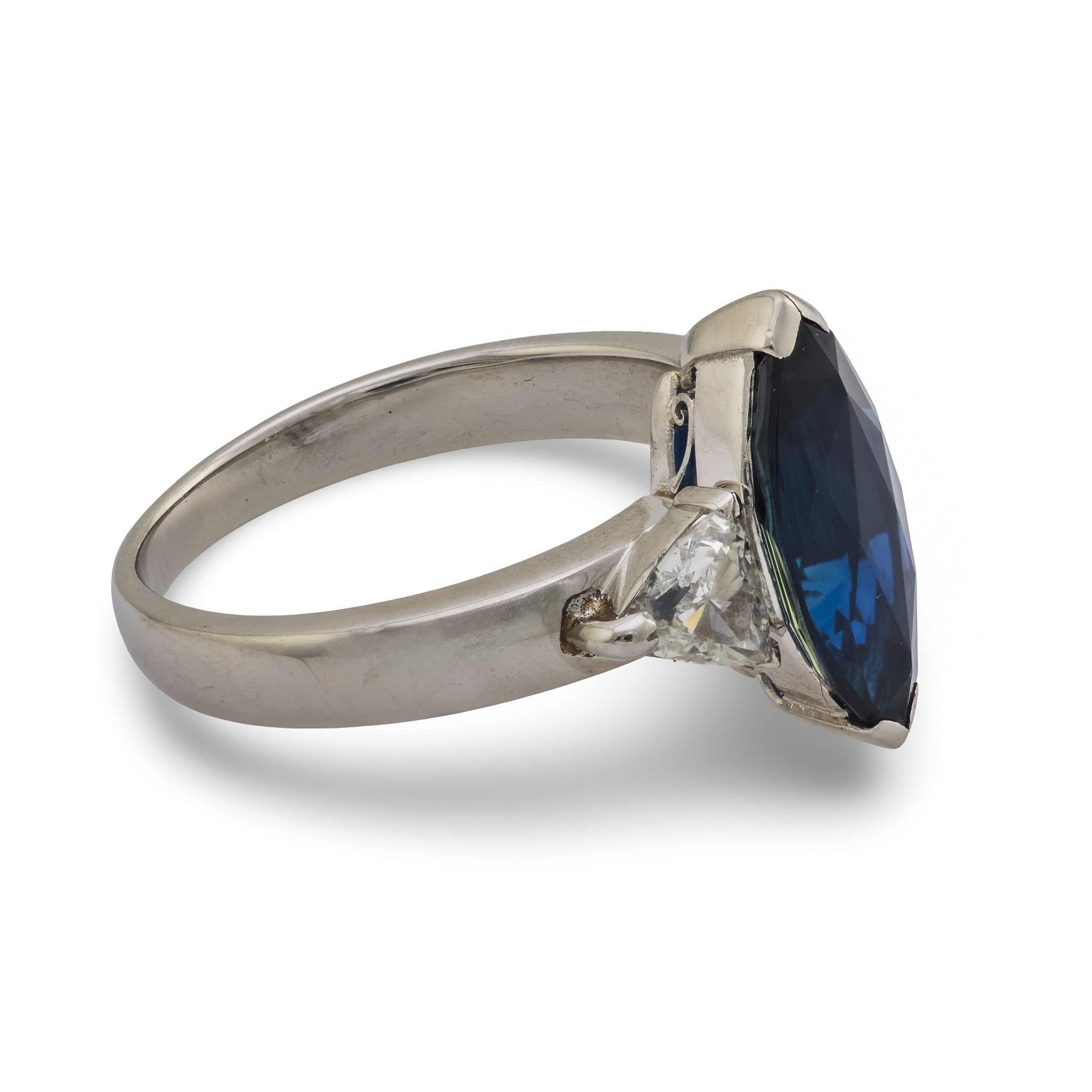 Bague vintage en platine avec saphirs et diamants de 2.70 carats Bon état - En vente à Beverly Hills, CA