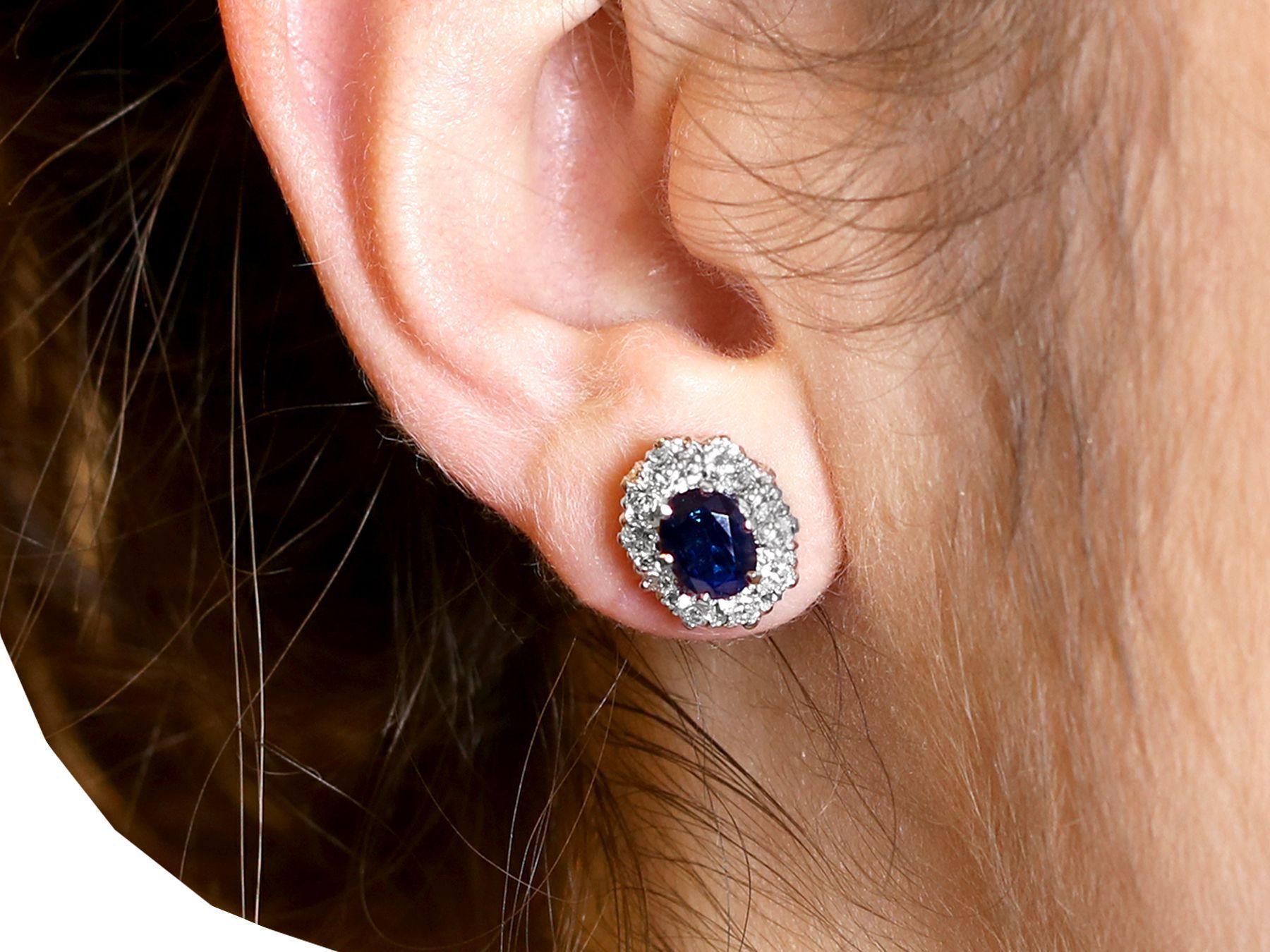 Vintage 2.75 Carat Sapphire and 1.00 Carat Diamond Yellow Gold Cluster Earrings For Sale 3