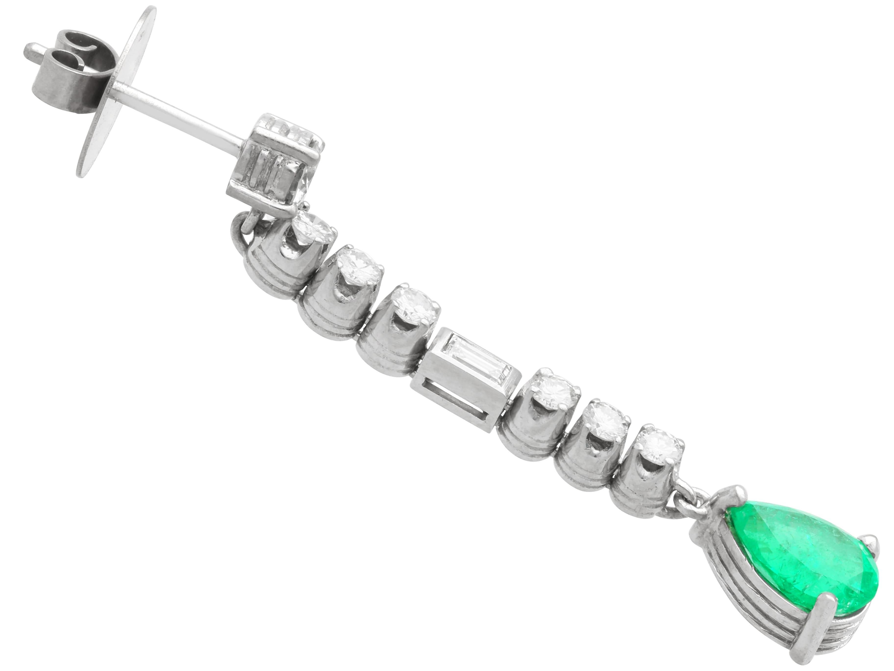 Platin-Tropfen-Ohrringe mit 2,80 Karat Smaragd und 2,92 Karat Diamant (Rundschliff) im Angebot