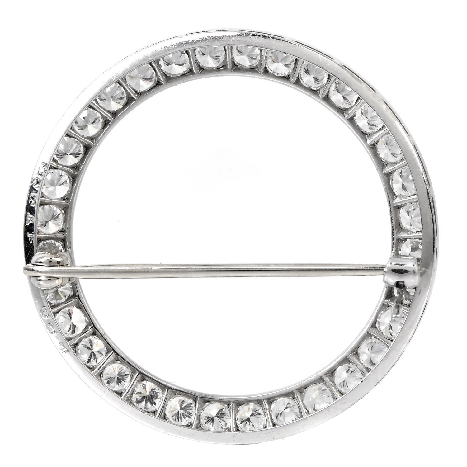 Round Cut Vintage 2.80 Carats Diamond Wreath Platinum Round Circular Brooch Pin