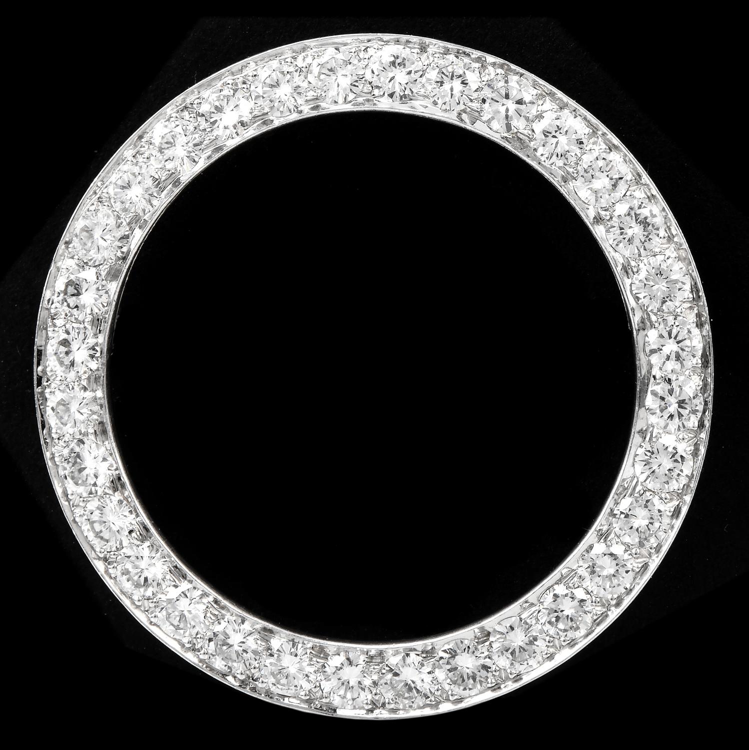 Vintage 2.80 Carats Diamond Wreath Platinum Round Circular Brooch Pin In Excellent Condition In Miami, FL