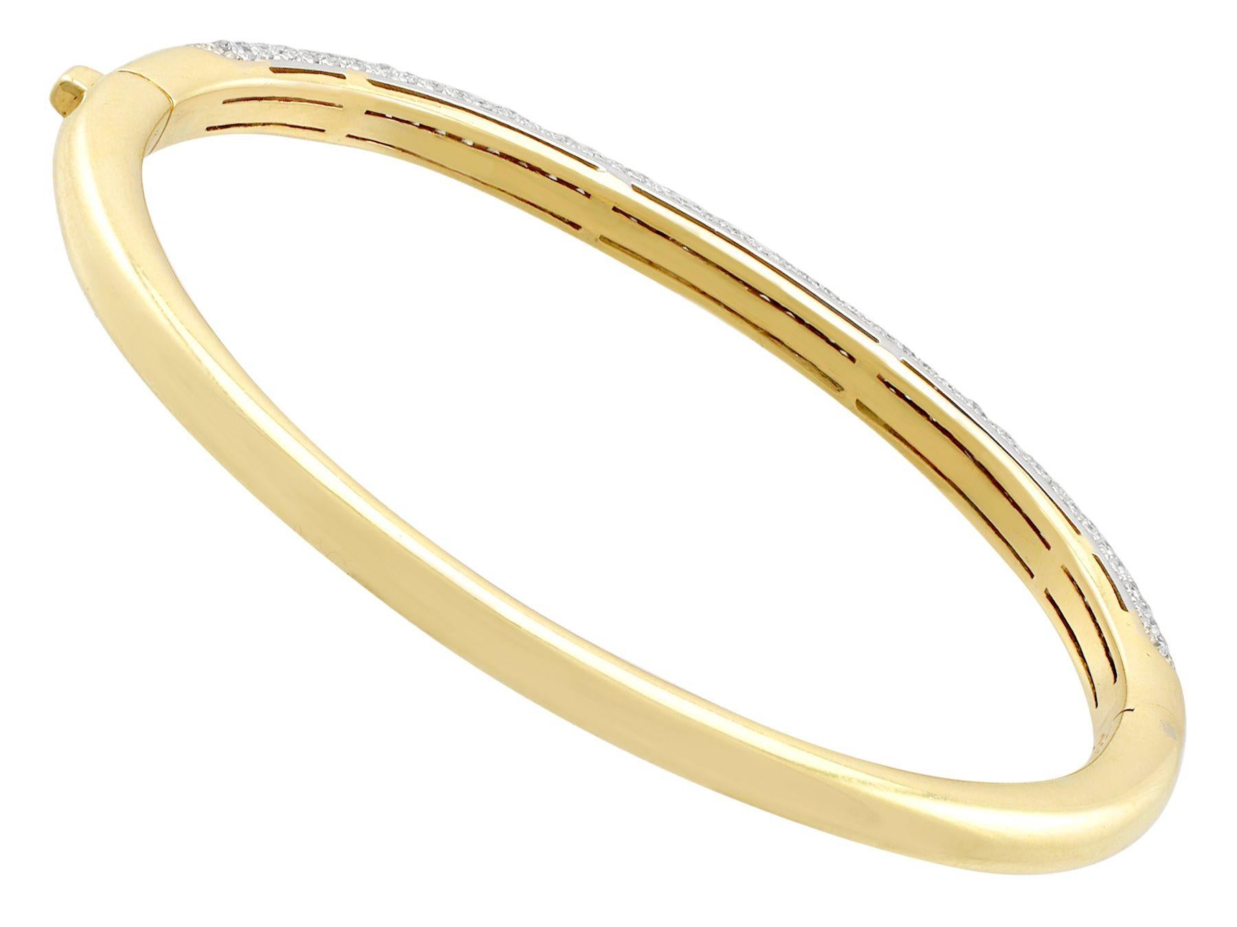 Bracelet jonc vintage en or jaune et diamants de 2,85 carats Pour femmes en vente