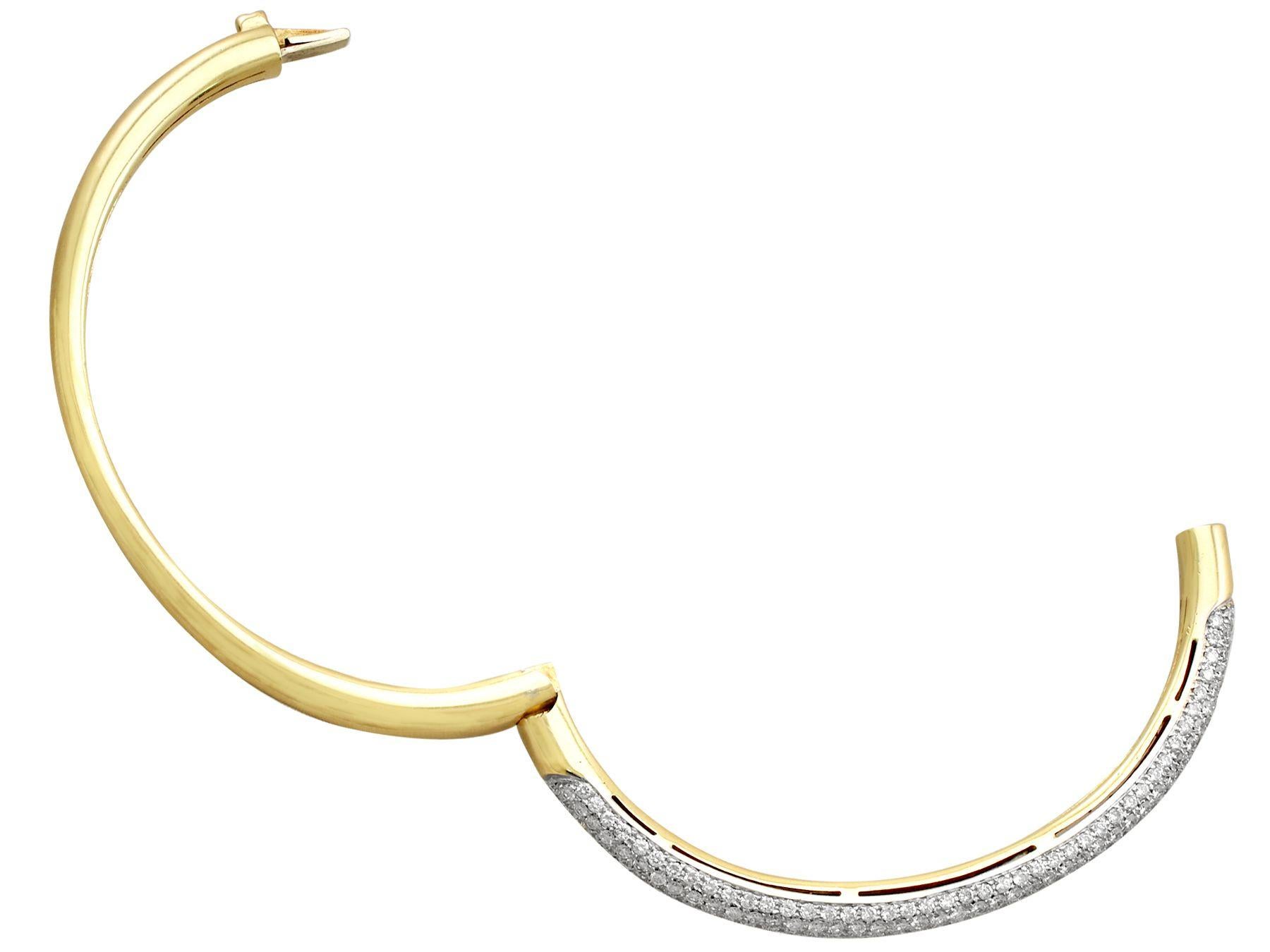 Vintage 2.85 Carat Diamond and Yellow Gold Bangle For Sale 1