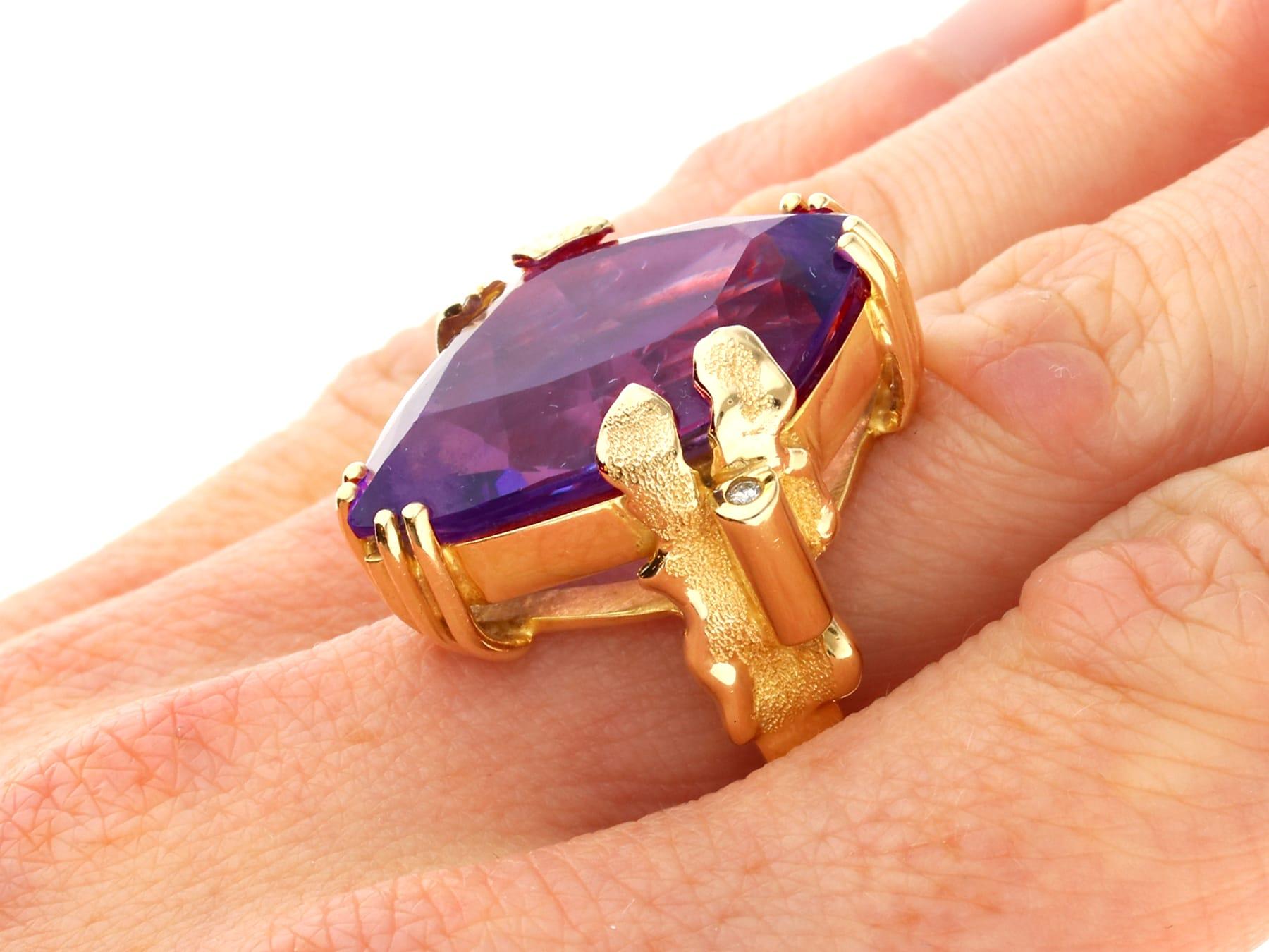 Vintage 28.83ct Amethyst and 0.06ct Diamond, 14k Yellow Gold Dress Ring For Sale 7