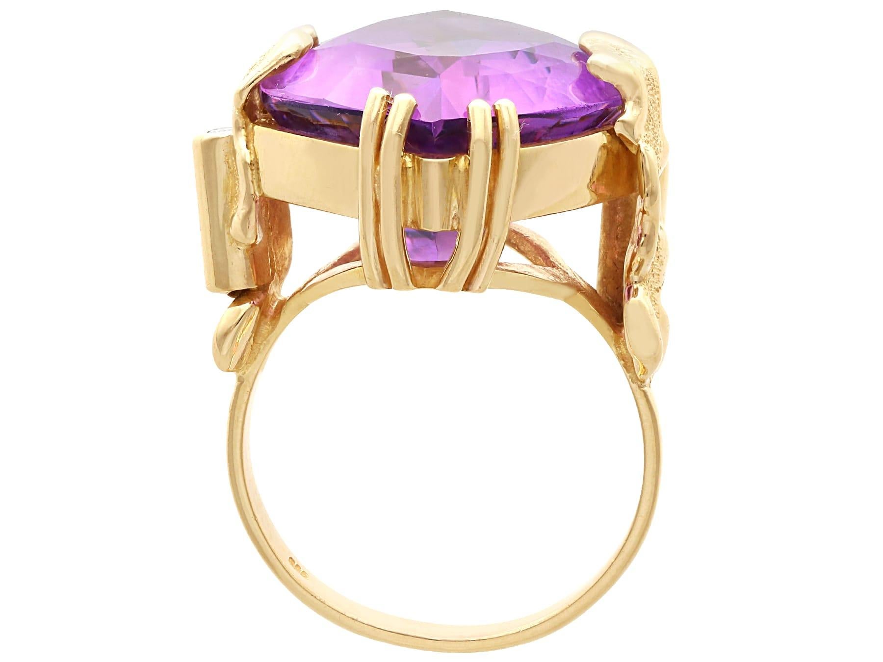 Vintage 28.83ct Amethyst and 0.06ct Diamond, 14k Yellow Gold Dress Ring For Sale 3