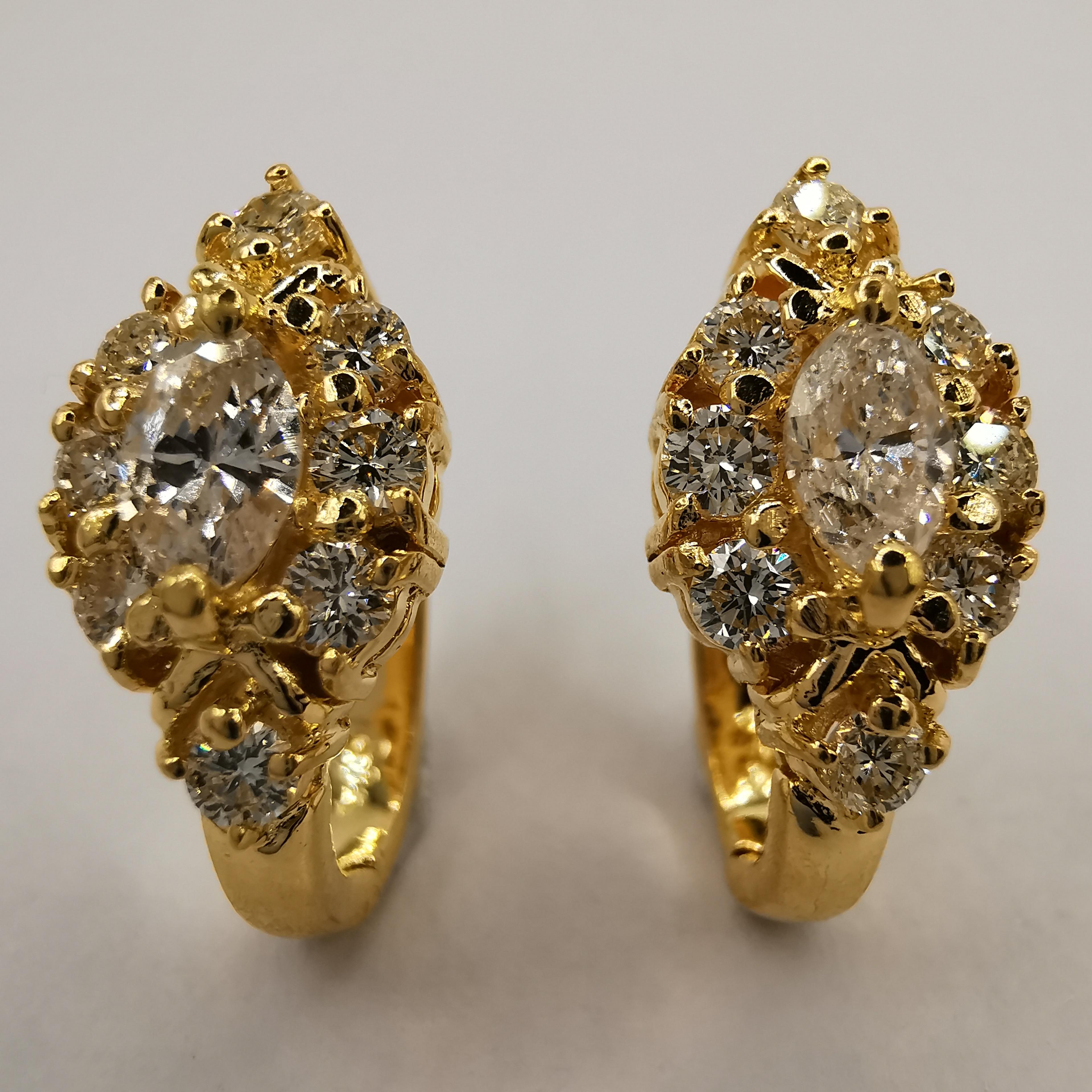 Vintage 2.89ct Marquise Diamond Cluster 18-20k Gold Ring, Earrings, Necklace Set For Sale 4
