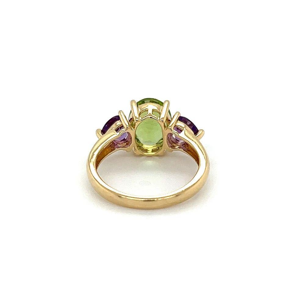 Modern Vintage 2.90 Carat Peridot and Amethyst Heart 3 Stone Gold Ring For Sale