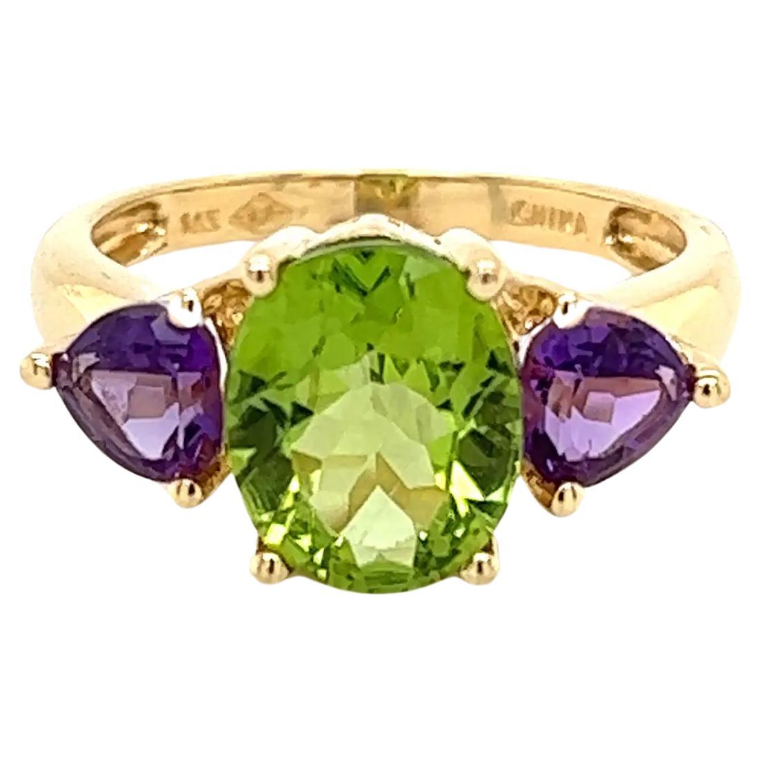 Vintage 2.90 Carat Peridot and Amethyst Heart 3 Stone Gold Ring For Sale
