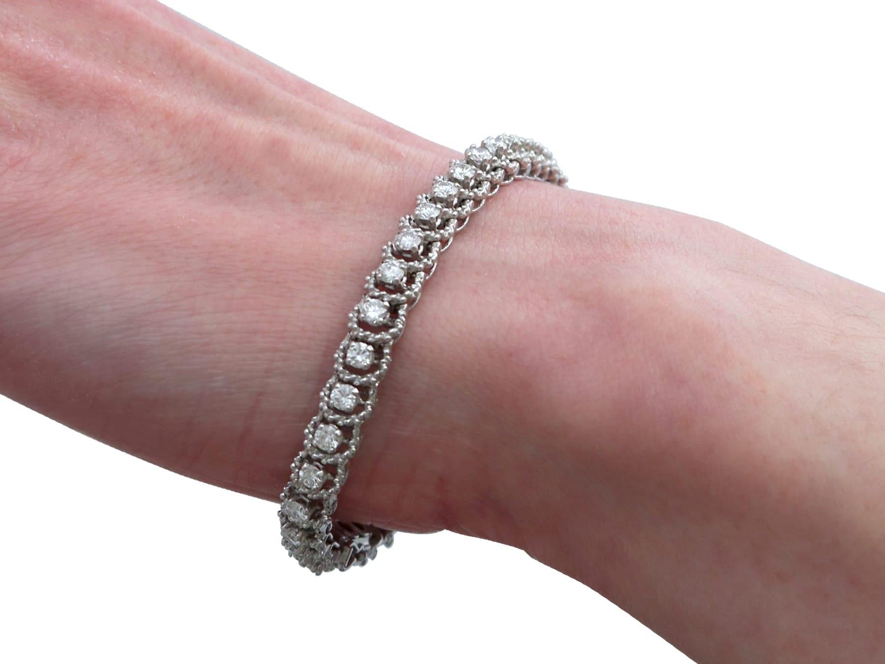 Vintage French 2.92 Carat Diamond and 18 Carat White Gold Bracelet For Sale 6