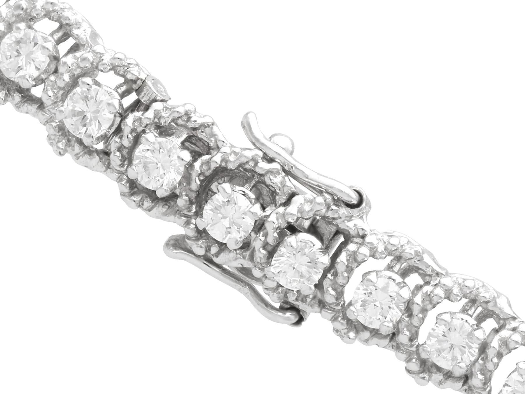 Vintage French 2.92 Carat Diamond and 18 Carat White Gold Bracelet In Excellent Condition For Sale In Jesmond, Newcastle Upon Tyne