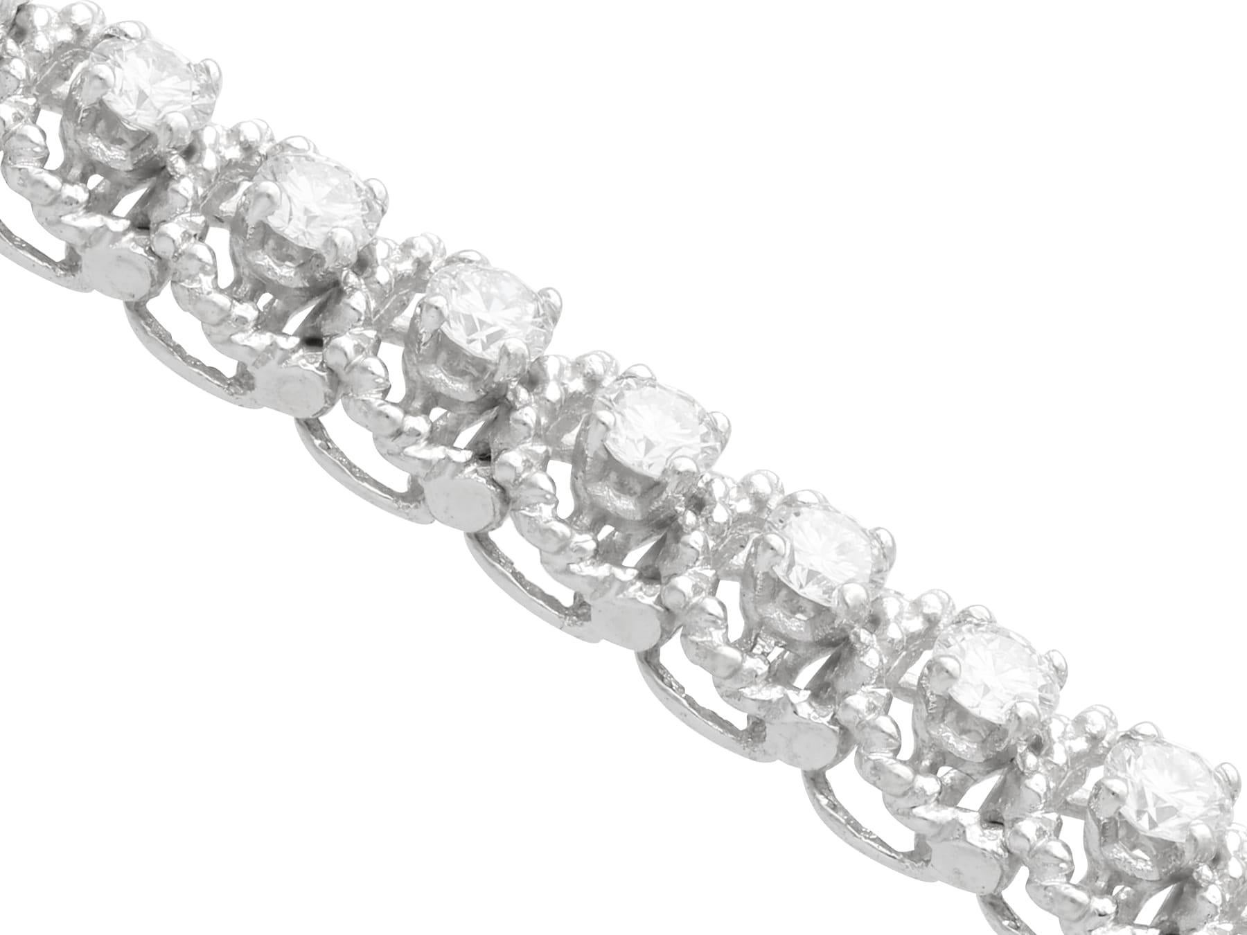 Women's or Men's Vintage French 2.92 Carat Diamond and 18 Carat White Gold Bracelet For Sale