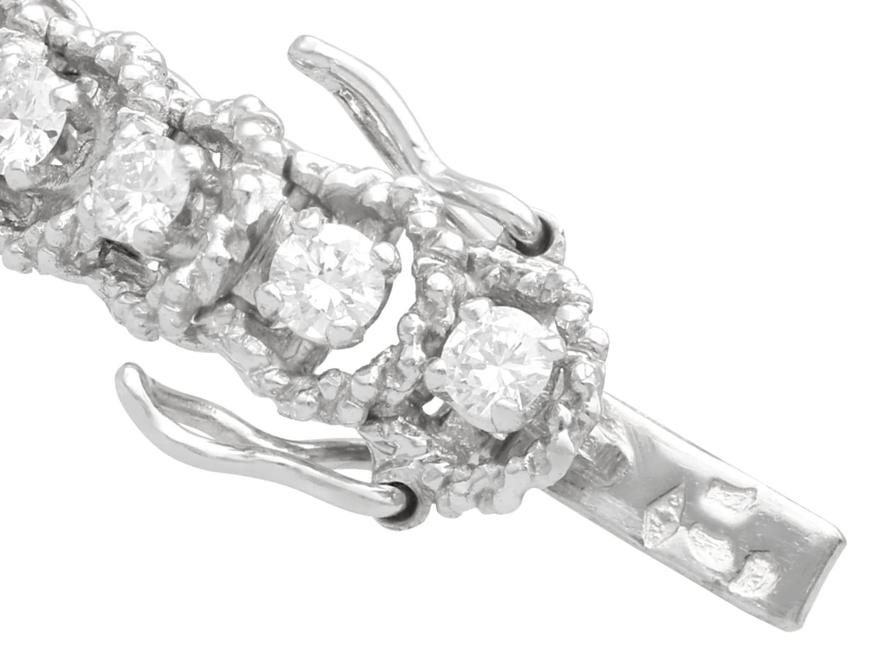 Bracelet français vintage en or blanc 18 carats et diamants de 2,92 carats en vente 3