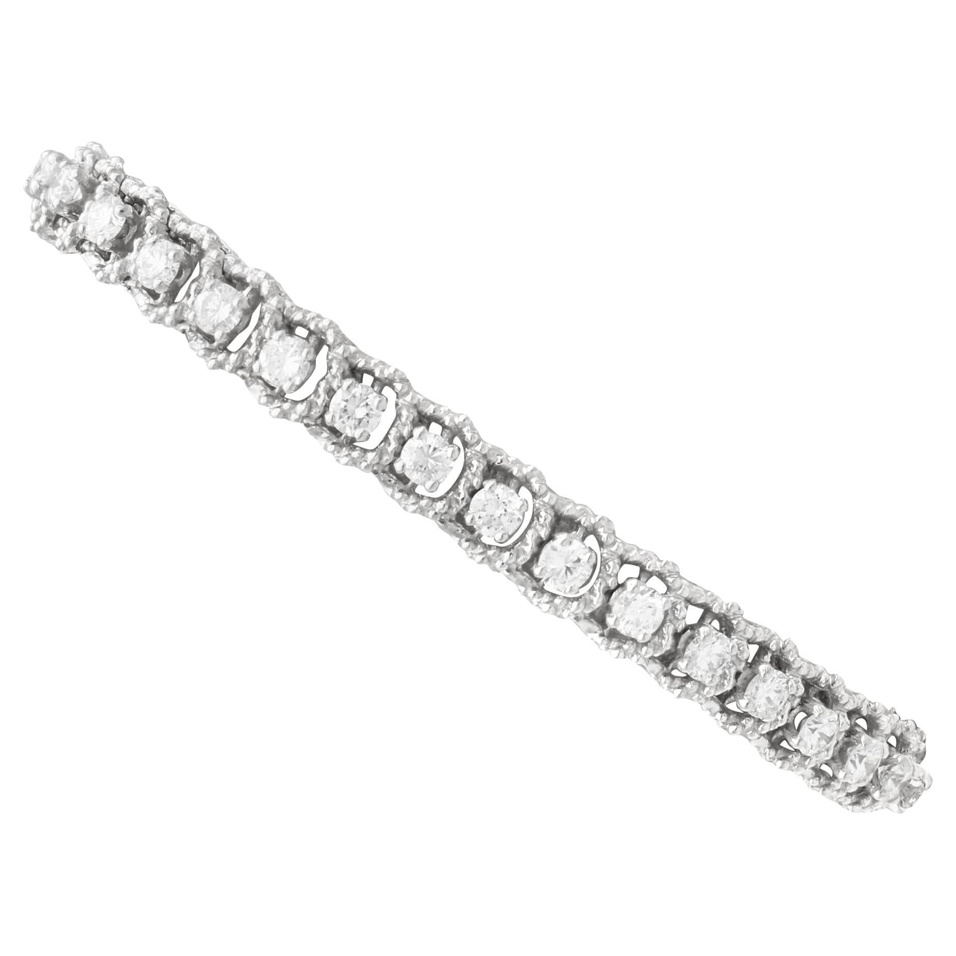 Bracelet français vintage en or blanc 18 carats et diamants de 2,92 carats