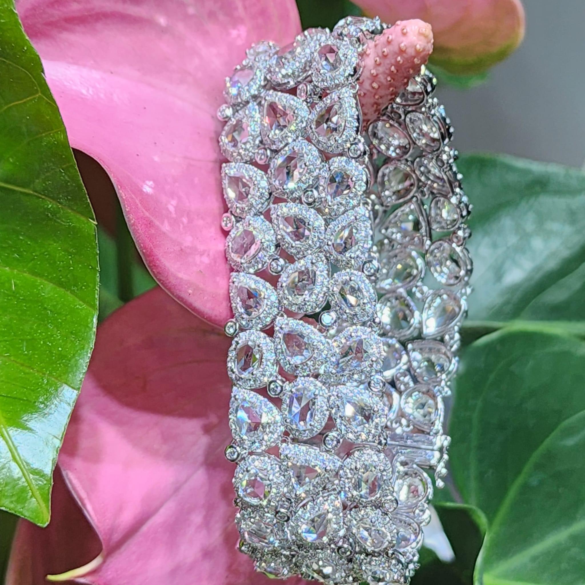 Armband aus 18 Karat Weißgold mit 29,29 Karat Diamanten im Rosenschliff H/I Farbe SI 1 1