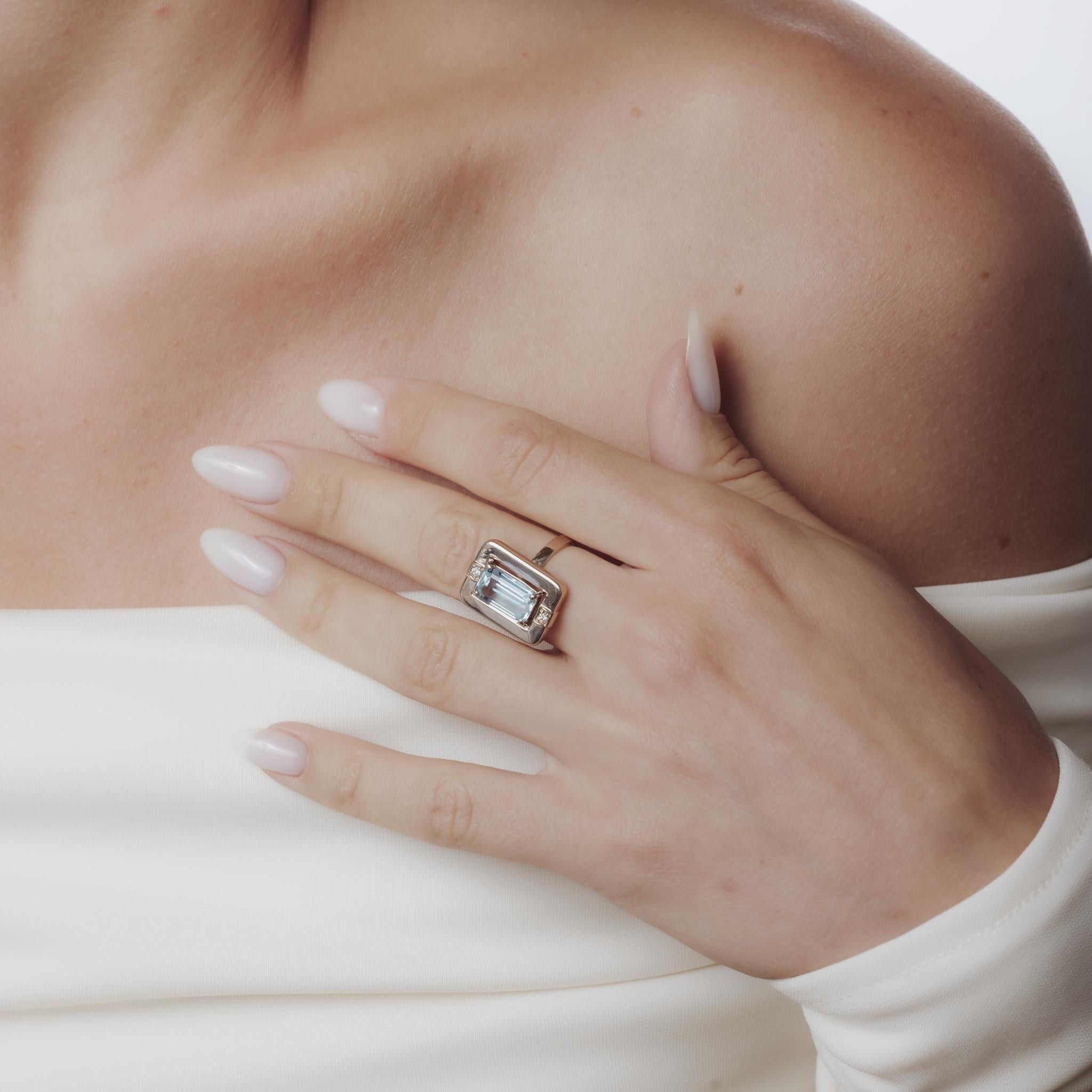 Taille émeraude Bague de cocktail vintage aigue-marine diamant en or jaune 18k de 2,93 carats en vente