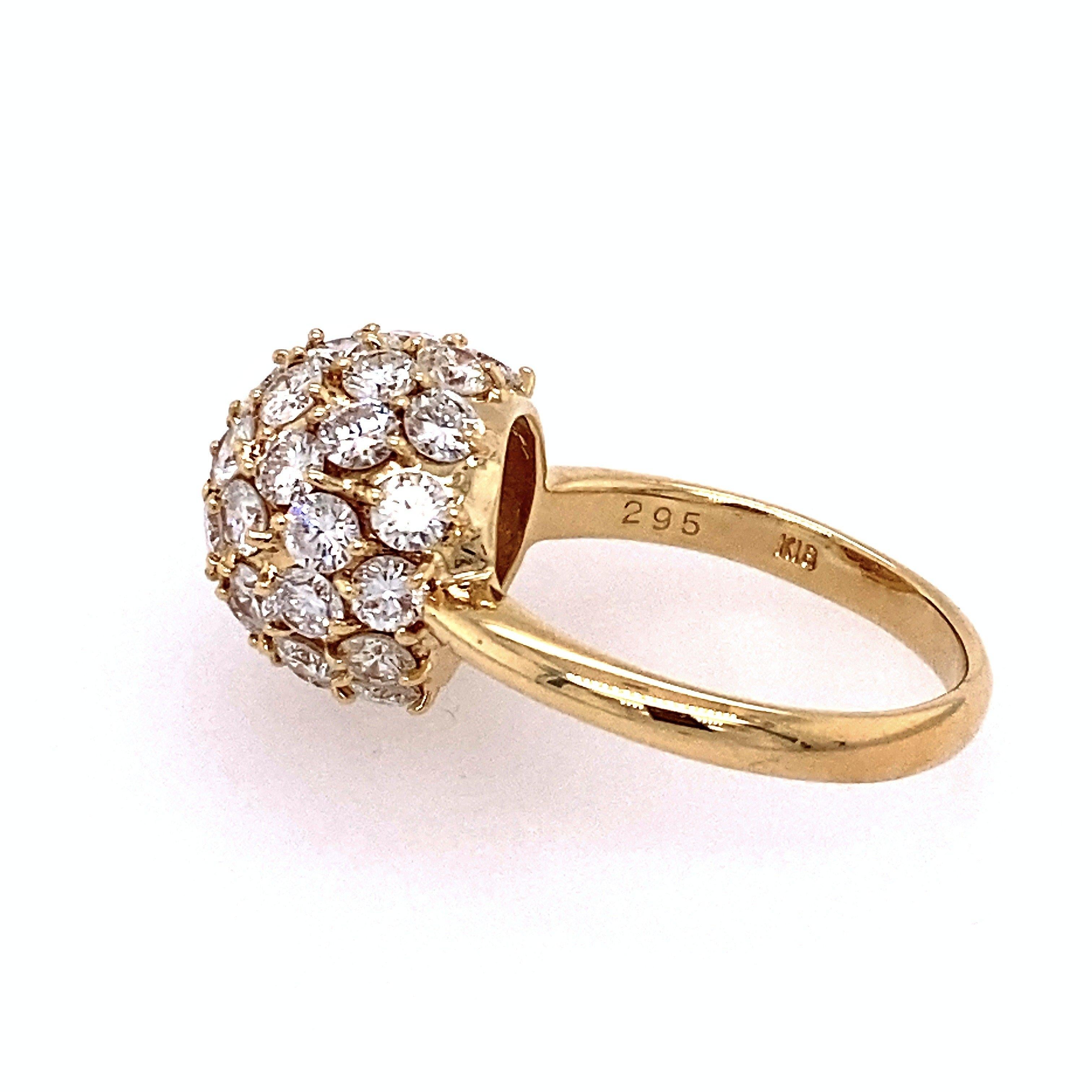 Vintage 2.95CT Diamond 18KT Yellow Gold Bombe Cocktail Ring In Good Condition For Sale In Los Angeles, CA