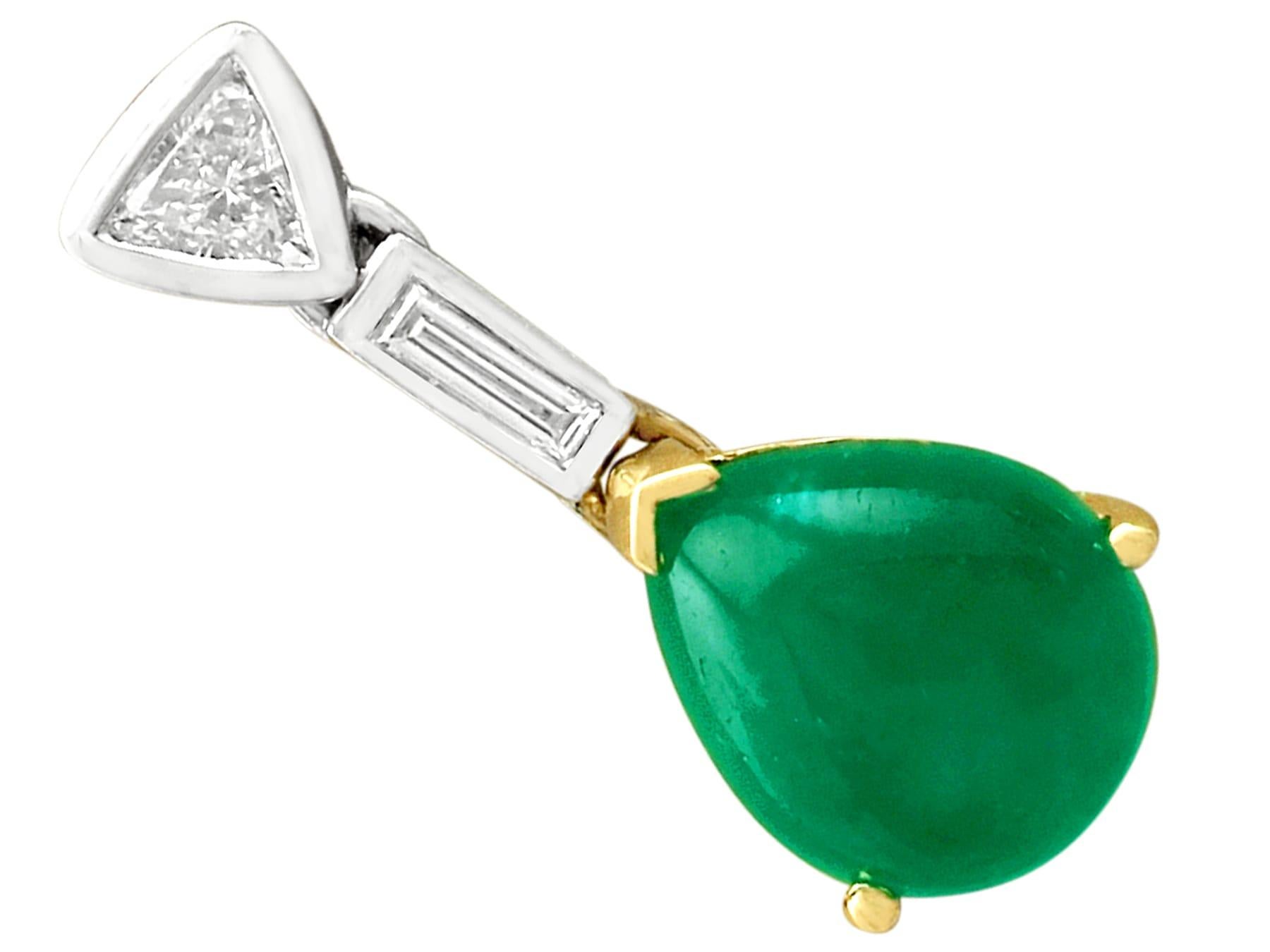 Gelbgold-Tropfenohrringe mit 2,96 Karat Smaragd im Cabochon-Schliff und Diamant Damen im Angebot