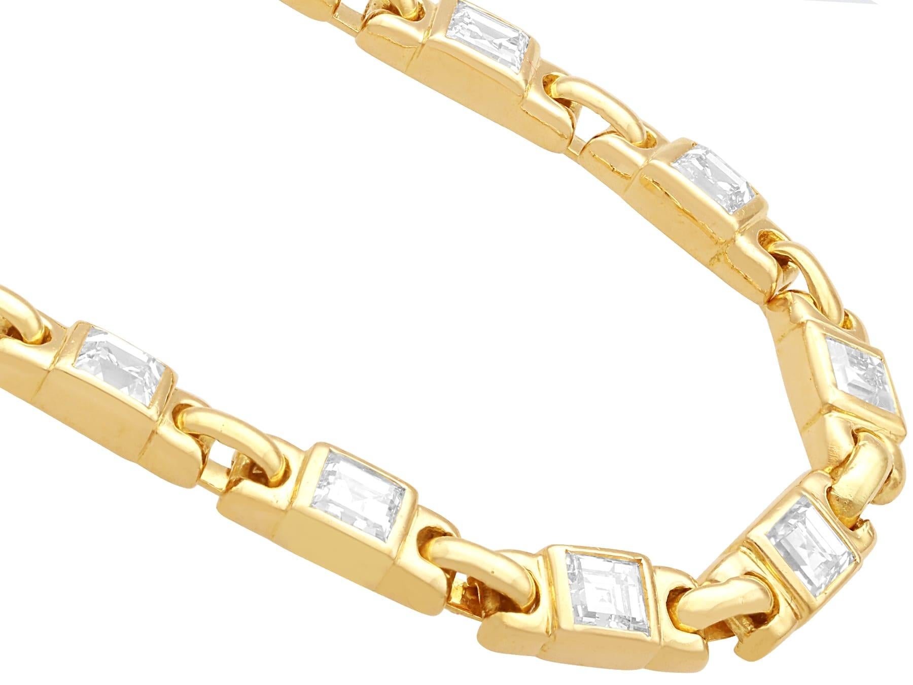 Women's or Men's Vintage 3 Carat Diamond and 18K Yellow Gold Necklace For Sale