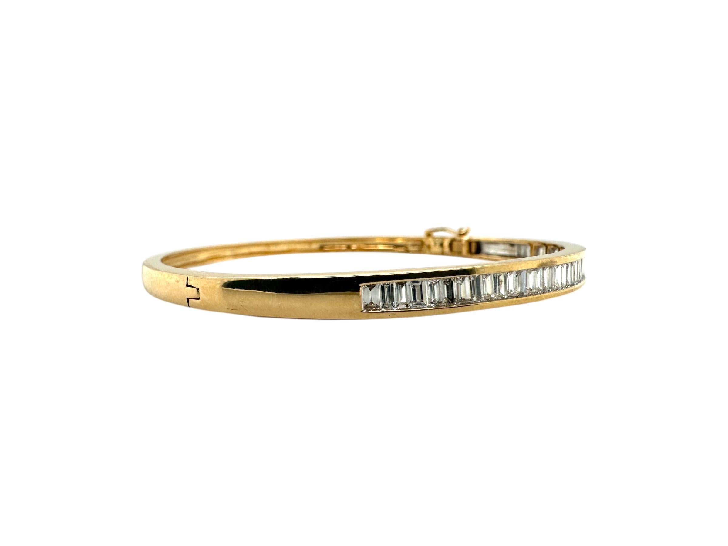 Vintage 3 Carat Diamond Bangle Bracelet 14K Yellow Gold For Sale 1