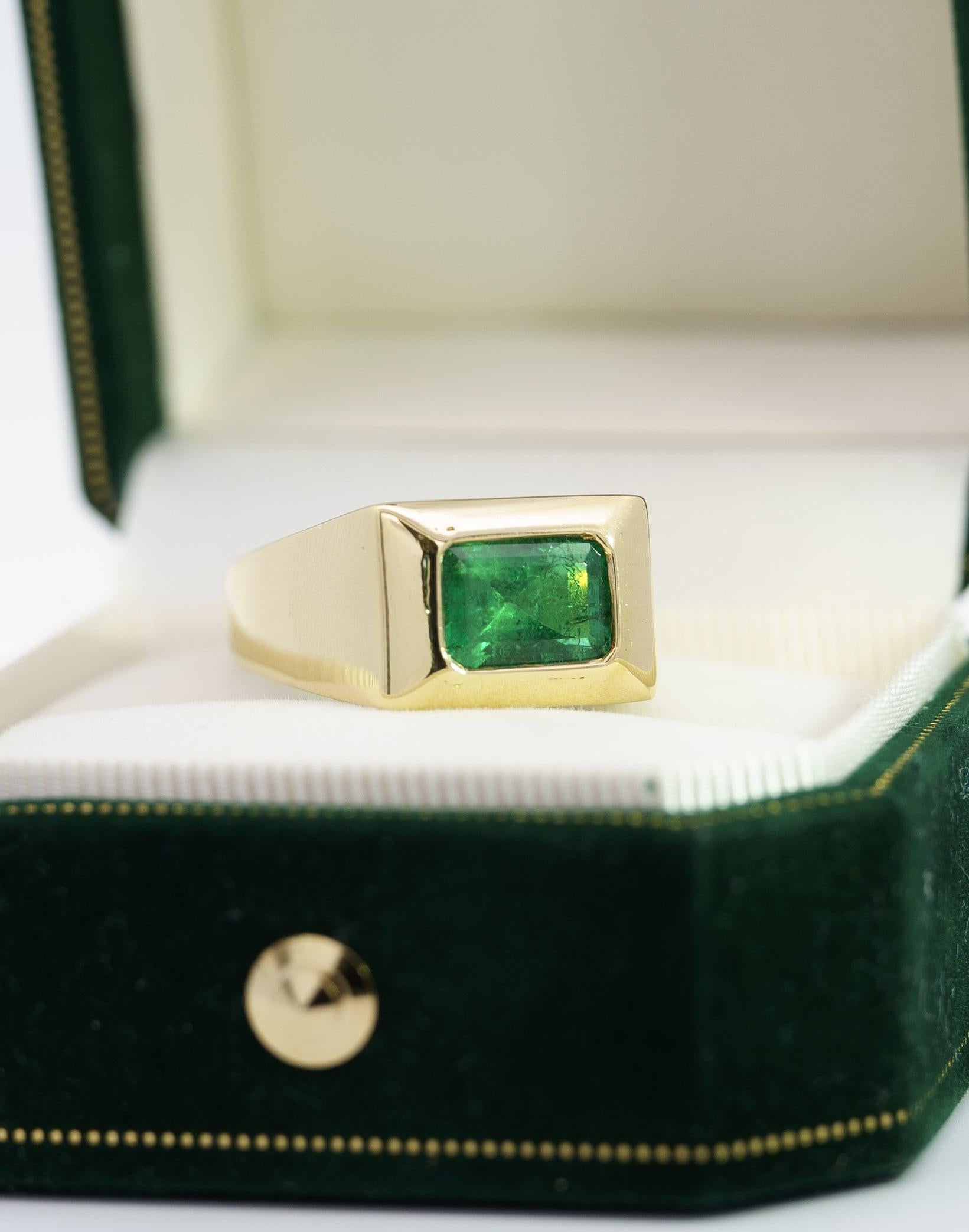 Emerald Cut Vintage 3 Carat Emerald-Cut Emerald Bezel Mens Ring in 18K Gold For Sale
