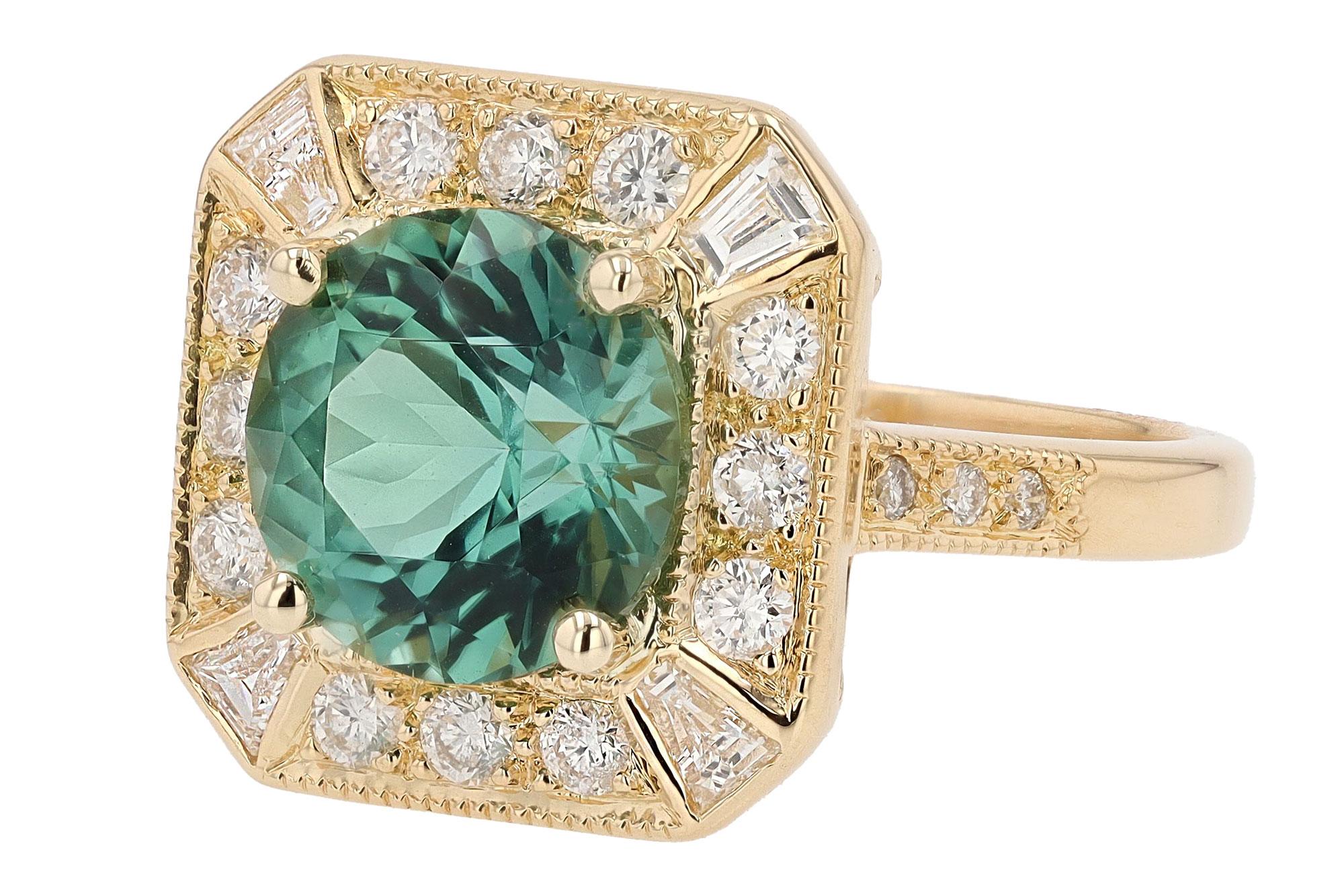 Art Deco Vintage  3 Carat Green Tourmaline and Diamond 18k Gold Cocktail Engagement Ring For Sale