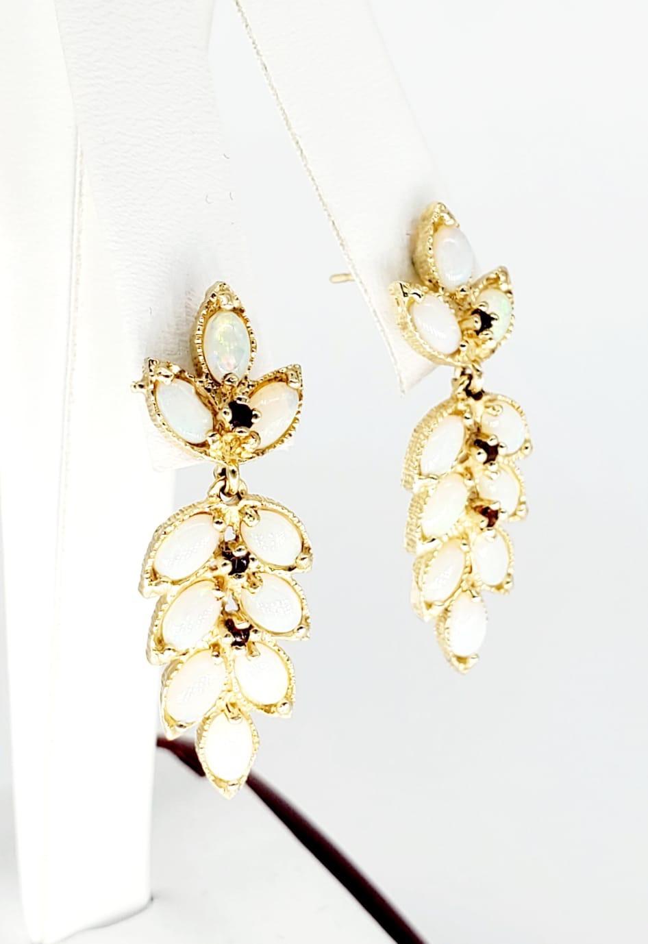 Vintage 3 Carat Opal Leaf Design Dangle Earrings 14 Karat Gold In Excellent Condition For Sale In Miami, FL