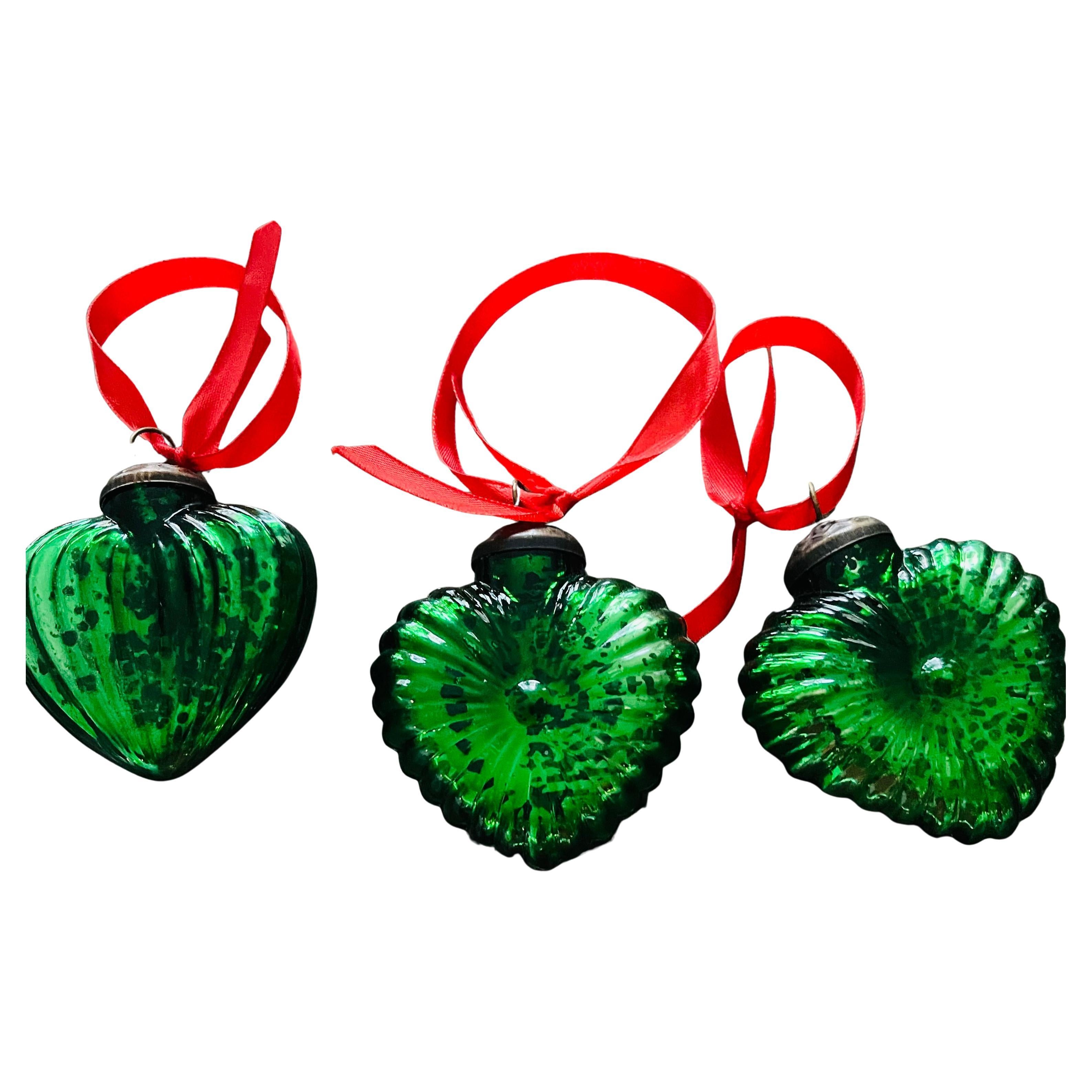 Vintage 3 Emerald Glass Valentines Hearts