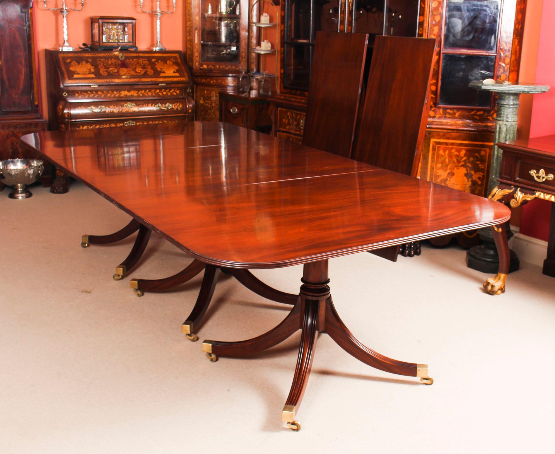 English Vintage 3 Pillar Dining Table by William Tillman and 12 Chairs, 20th Century