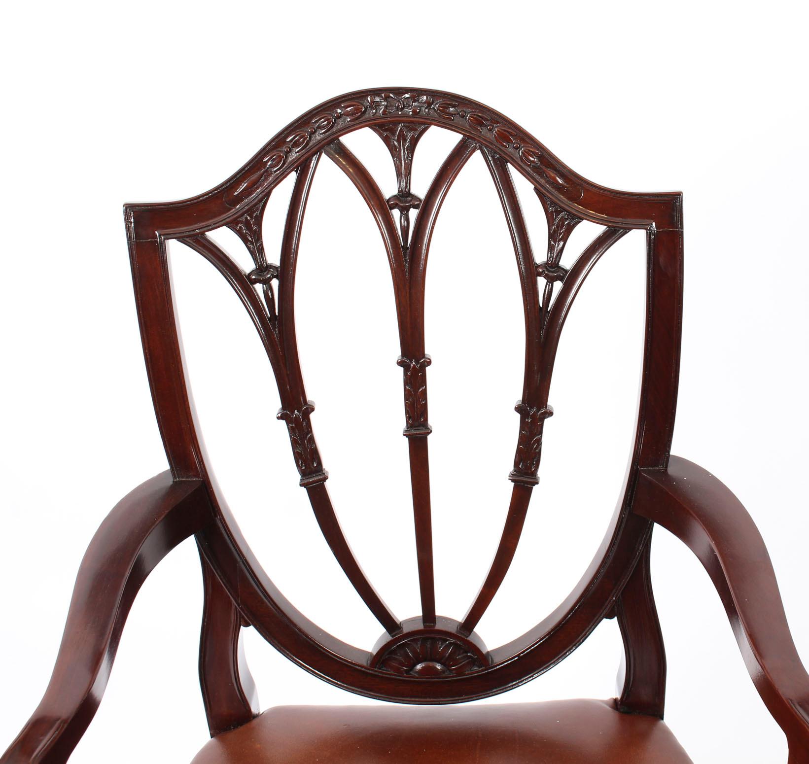 3 Pillar Dining Table by William Tillman 20th Century & 10 Chairs 19th Century 7