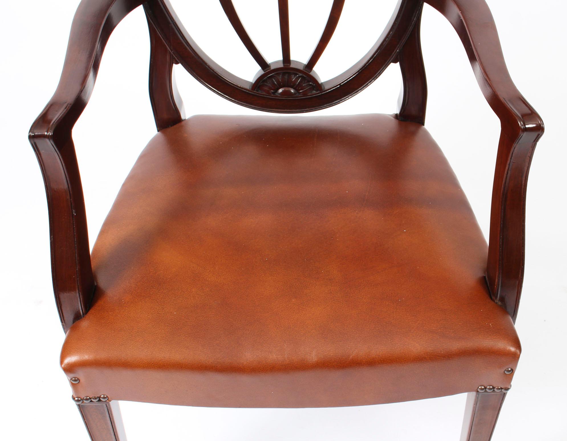 3 Pillar Dining Table by William Tillman 20th Century & 10 Chairs 19th Century 8