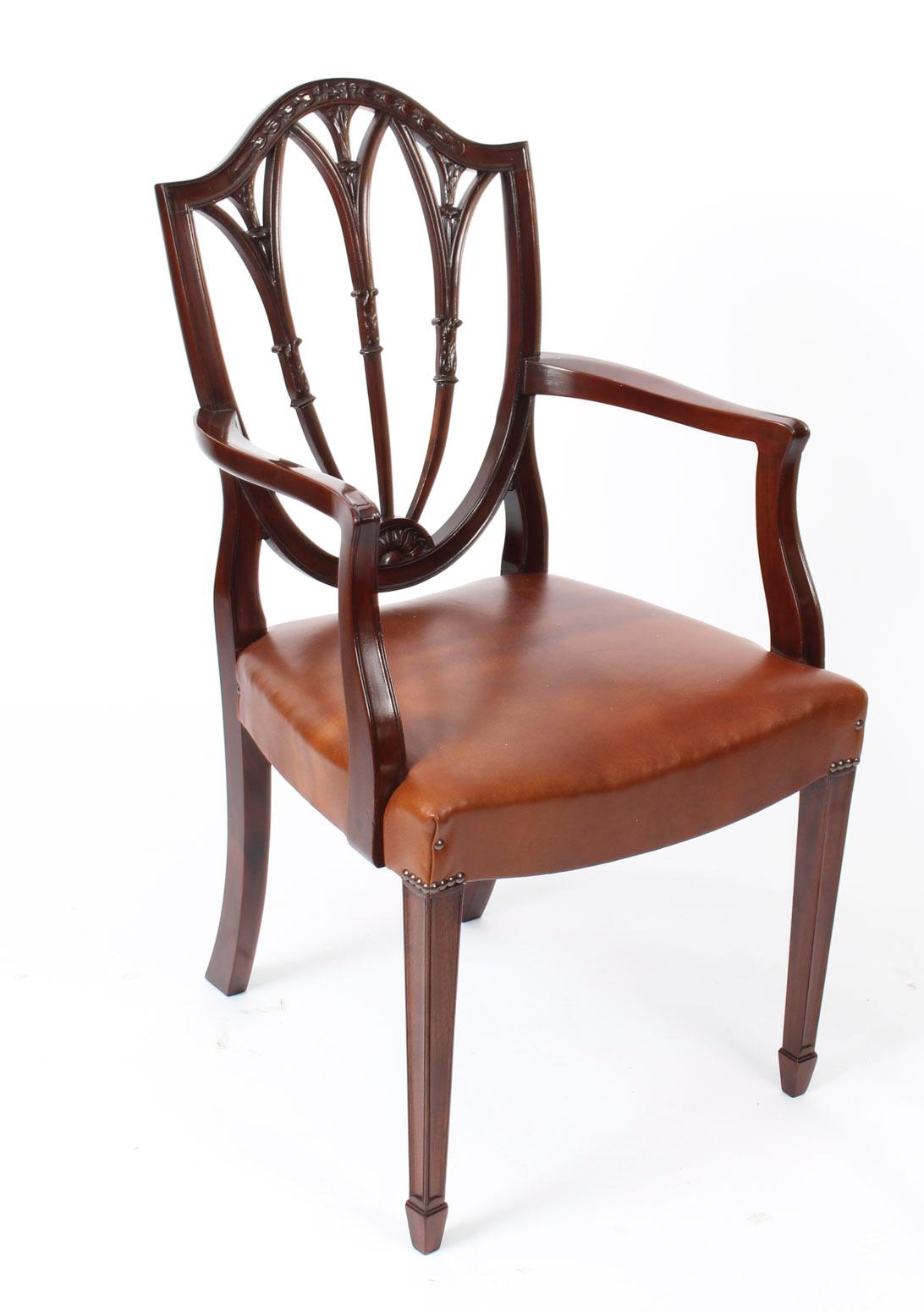 3 Pillar Dining Table by William Tillman 20th Century & 10 Chairs 19th Century 9