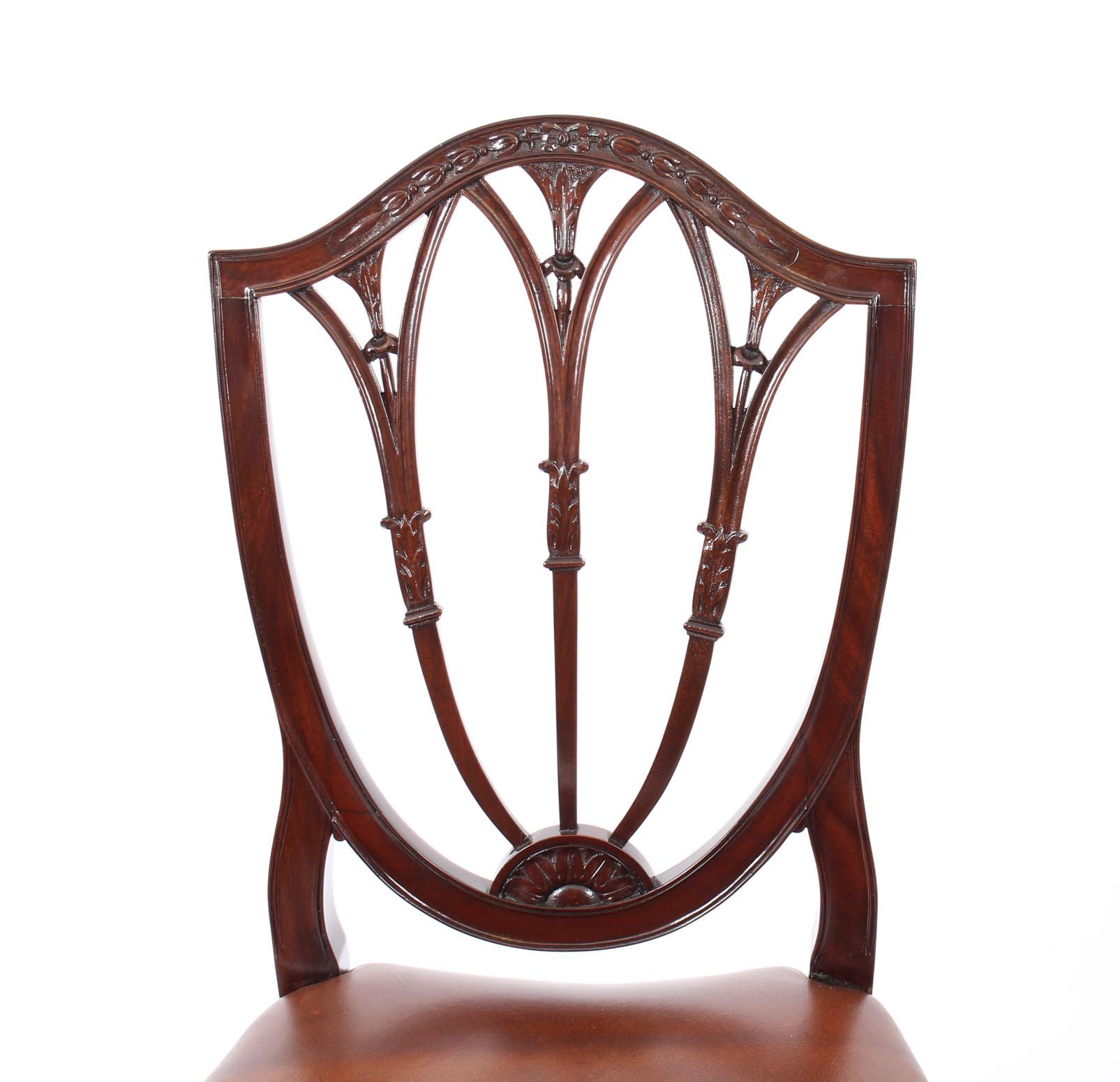 3 Pillar Dining Table by William Tillman 20th Century & 10 Chairs 19th Century 12