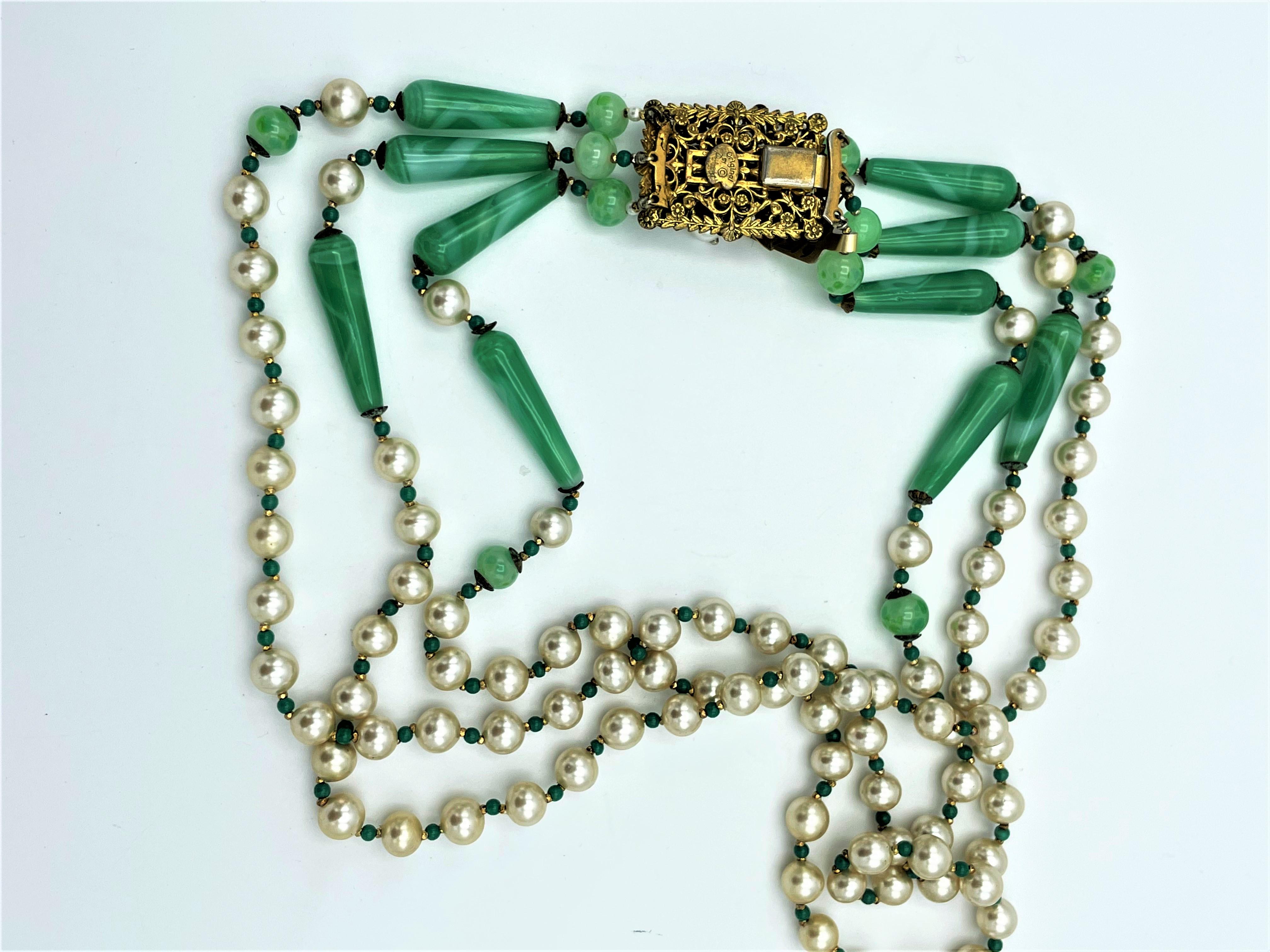 Vintage 3 row necklace by Robert with faux jade and faux pearls USA 1940s  For Sale 2
