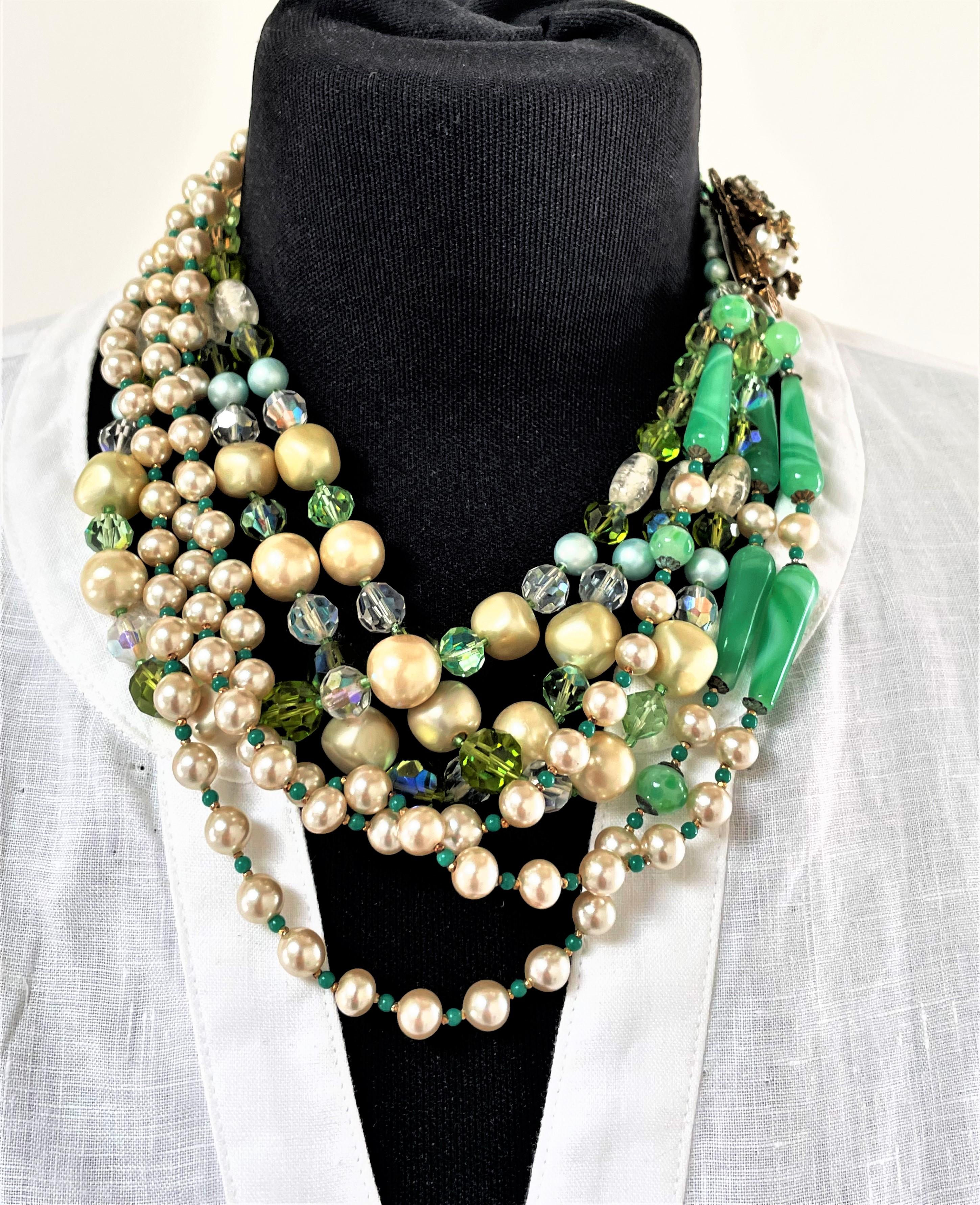 Vintage 3 row necklace, rhinestones and false pearls, USA 1950s, unsigned In Good Condition For Sale In Stuttgart, DE