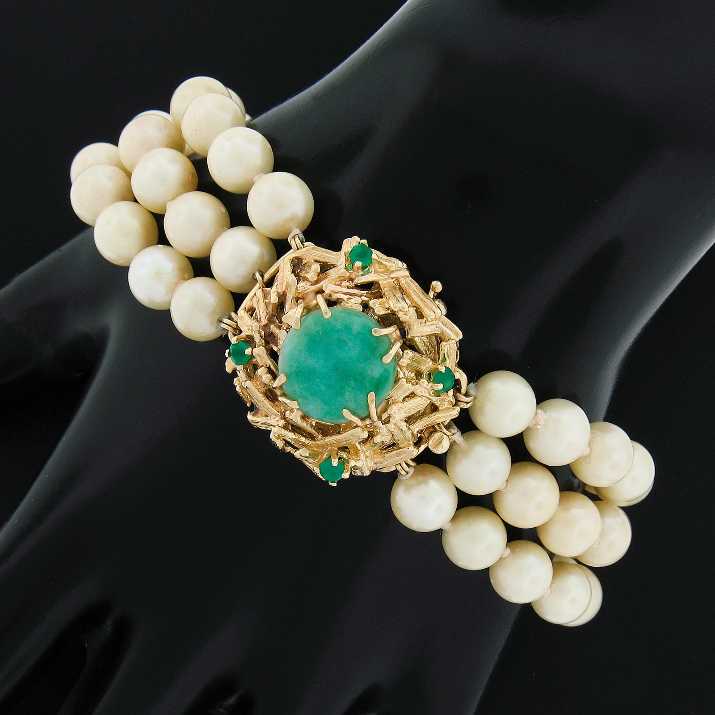 Vintage 3 Row Pearl Bracelet w/ 14k Yellow Gold Jade & Green Onyx Textured Clasp In Excellent Condition In Montclair, NJ