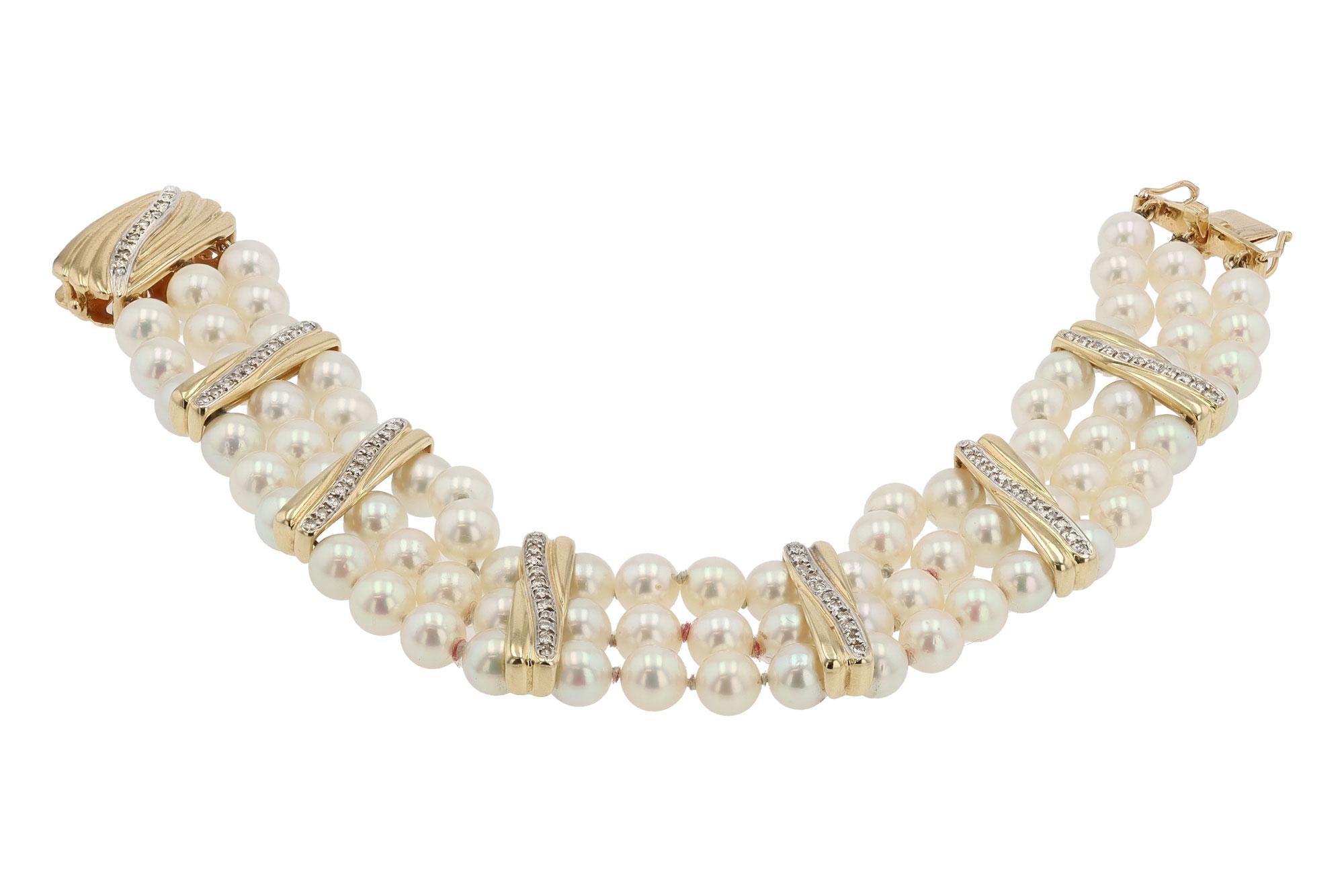Taille ronde Bracelet vintage à 3 rangées de perles en or jaune et diamants en vente