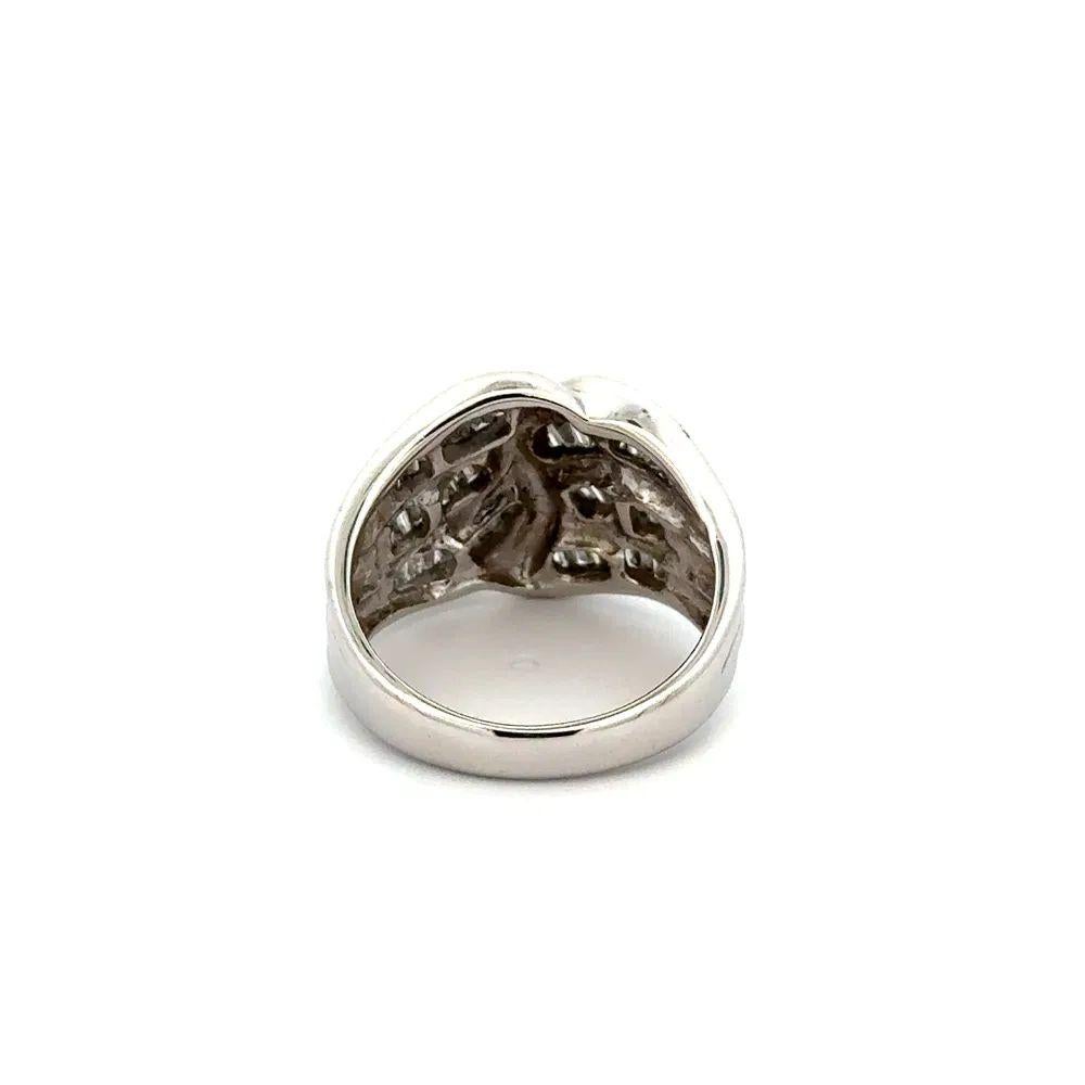 Goldring, 3reihiger Baguette-Diamant-Goldring mit Wirbel im Zustand „Hervorragend“ im Angebot in Montreal, QC